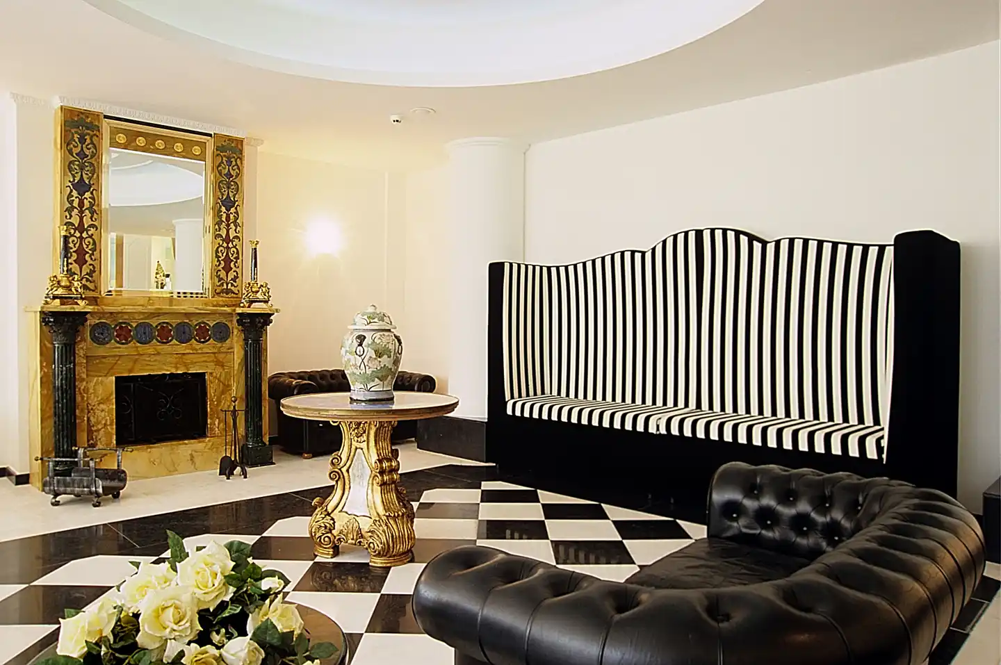 M Glamour Hotel Lobby