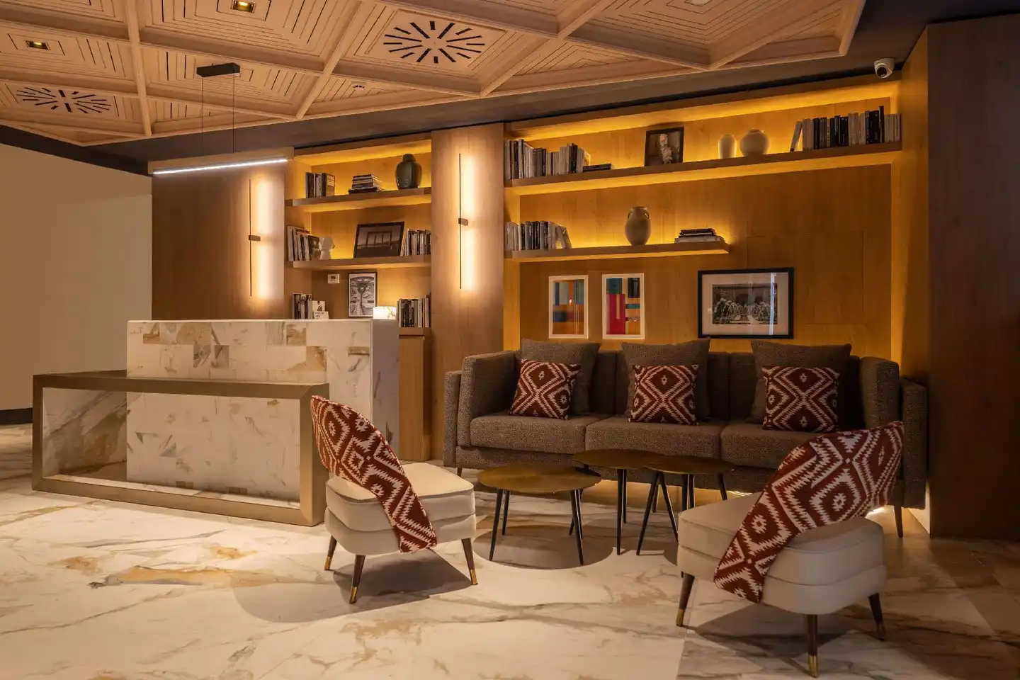Room Mate Leo Lobby