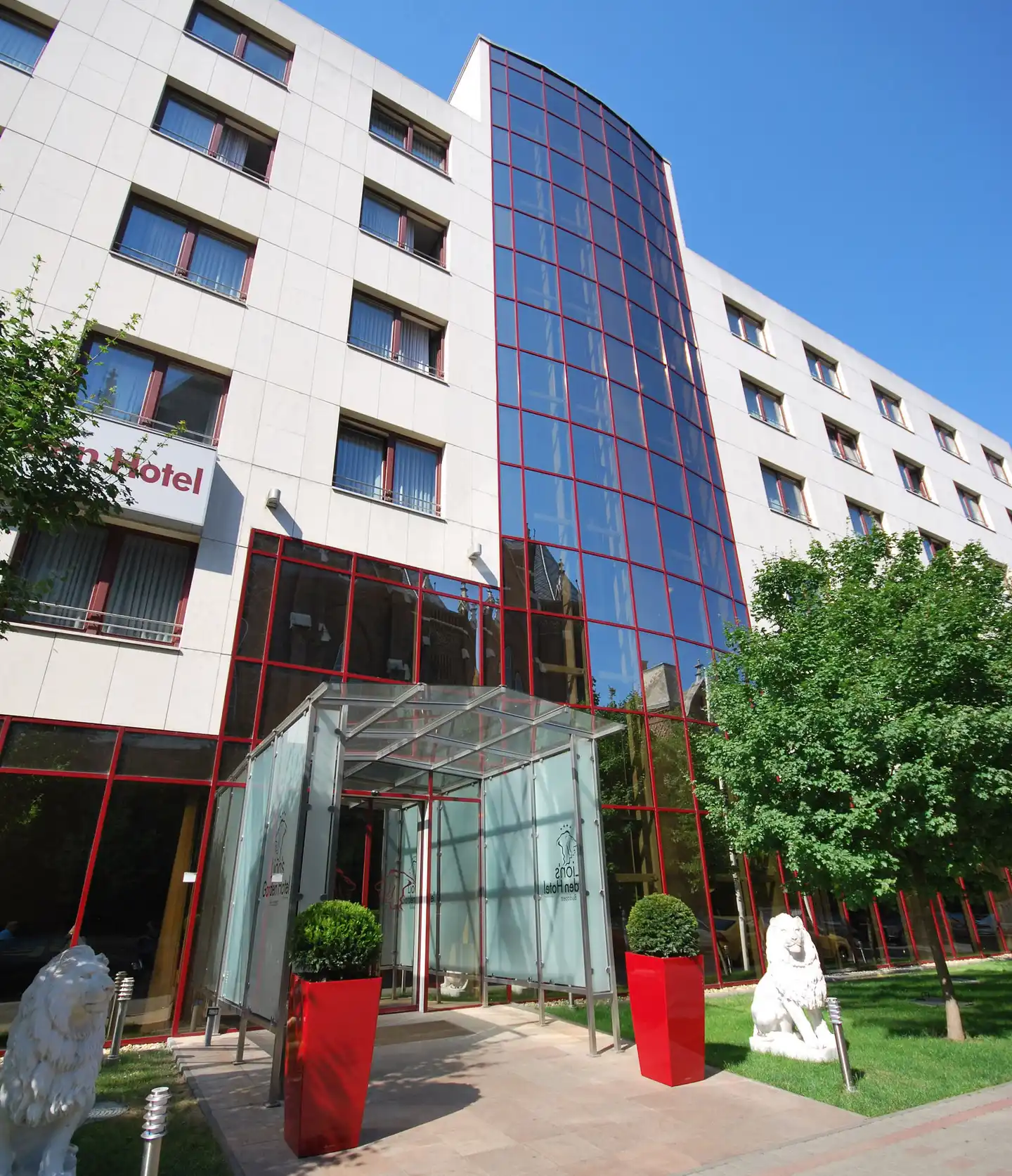 Lion's Garden Hotel Aussenansicht