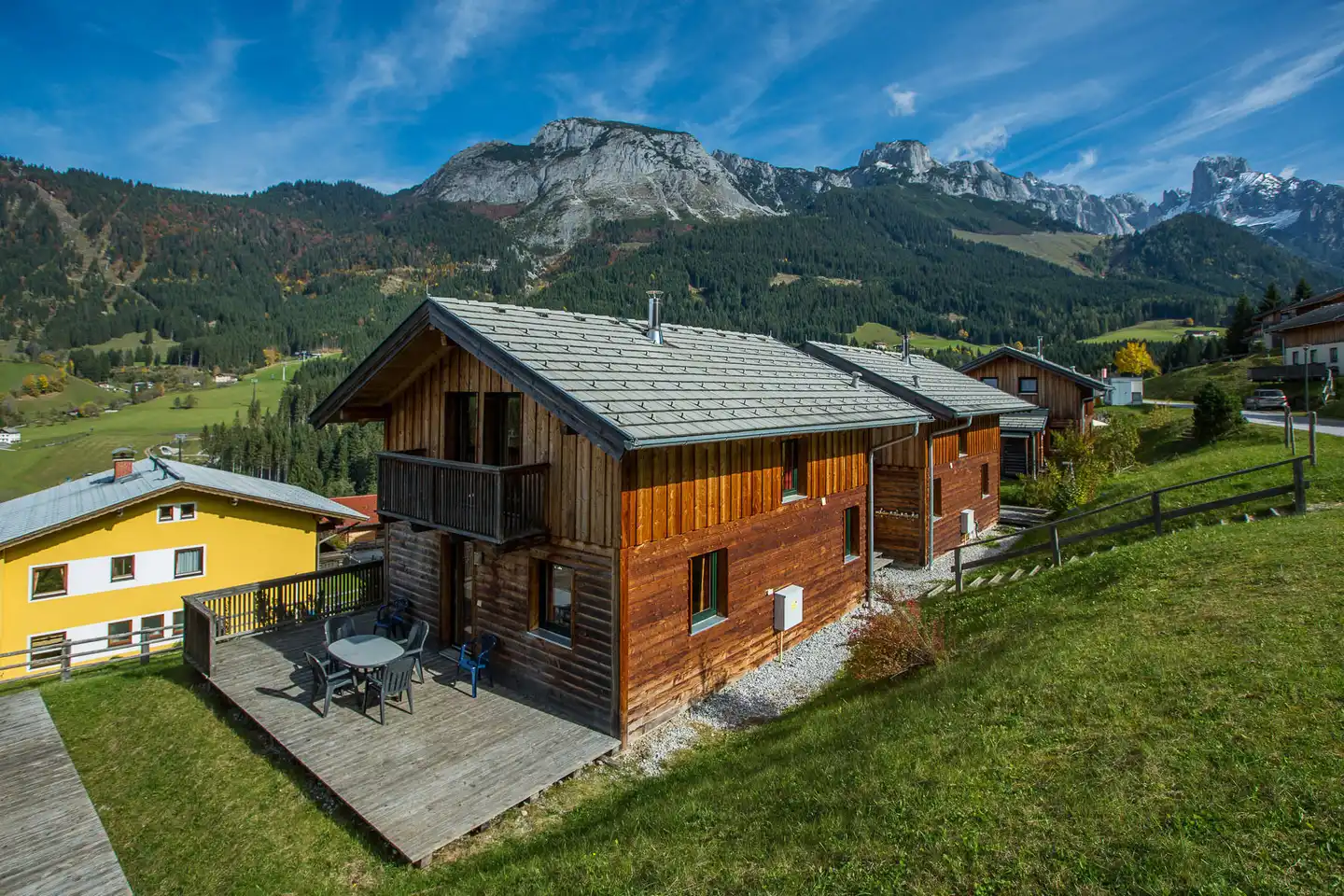 Alpendorf Dachstein-West Aussenansicht