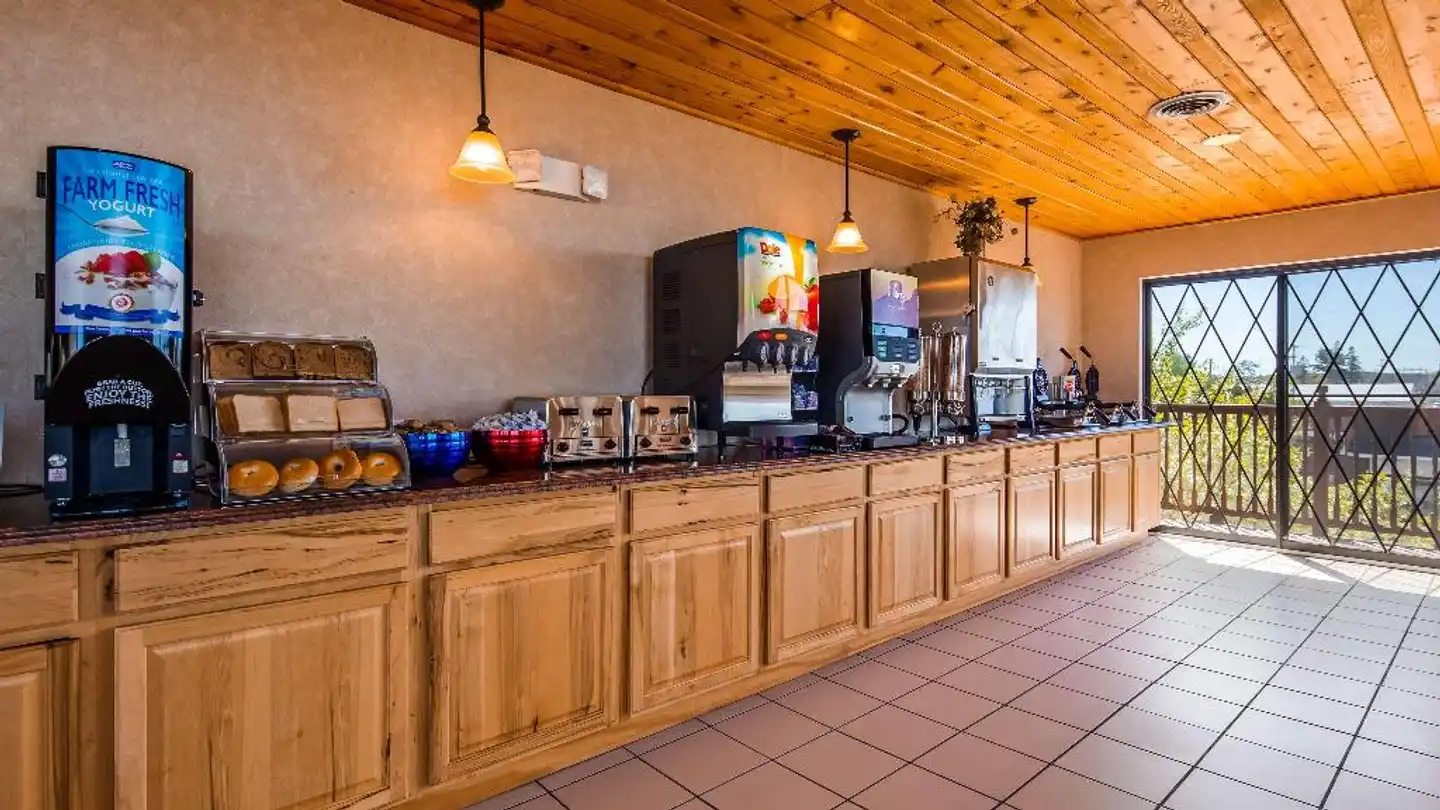 Best Western Plus Dockside Waterfront Inn Lobby