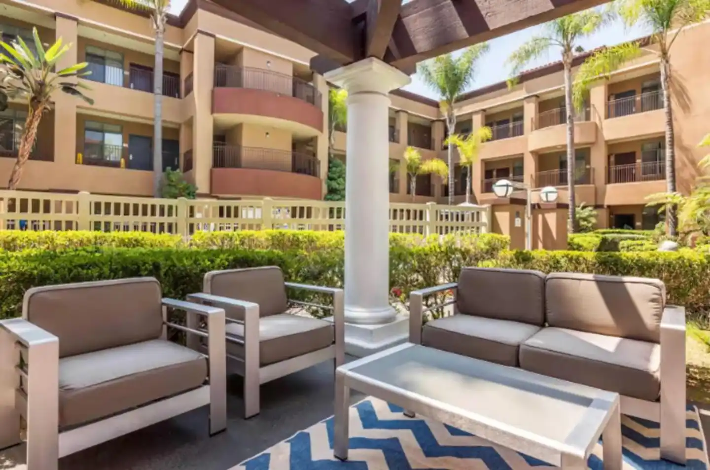 Ramada Suites by Wyndham San Diego Lobby