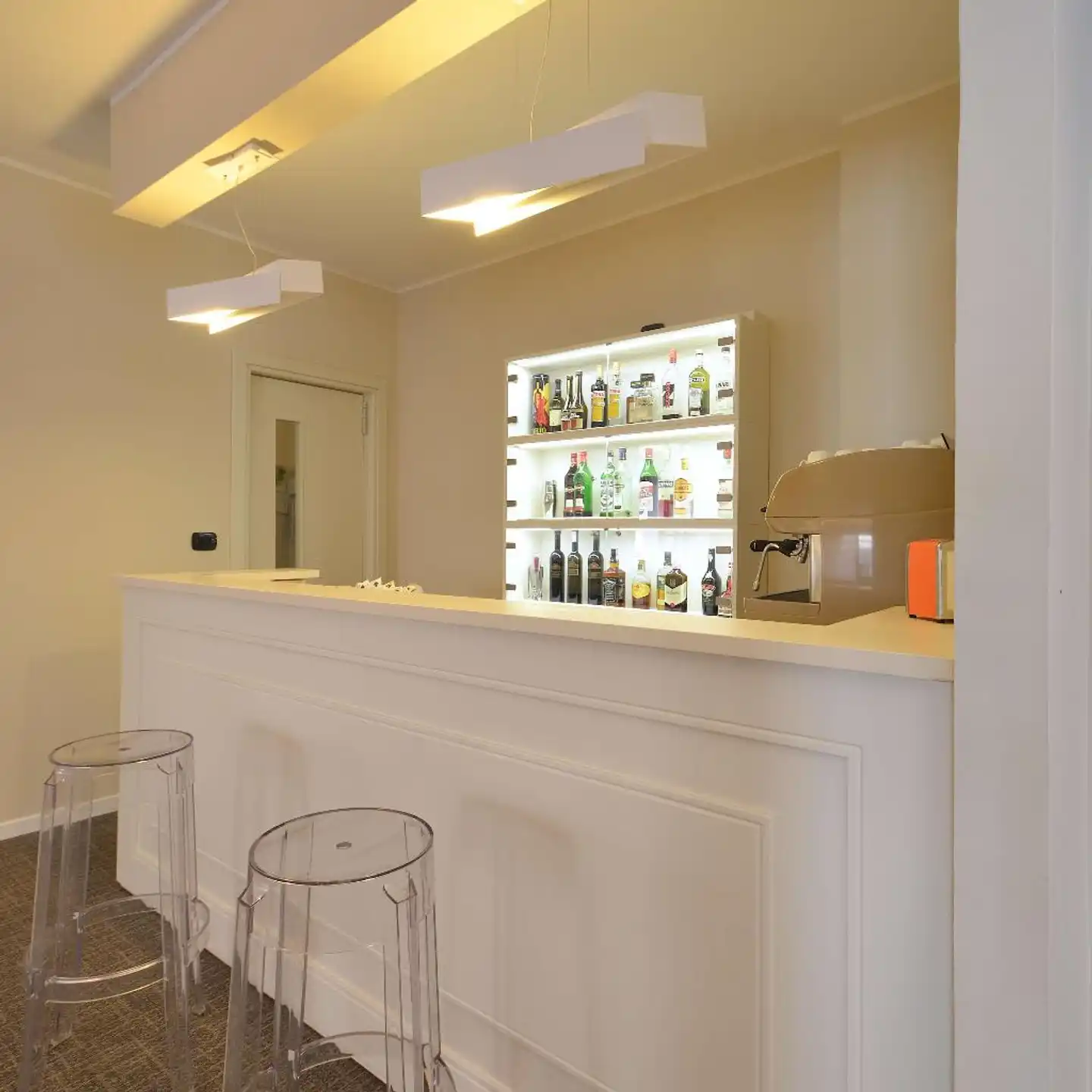 Best Western Hotel Crimea Bar