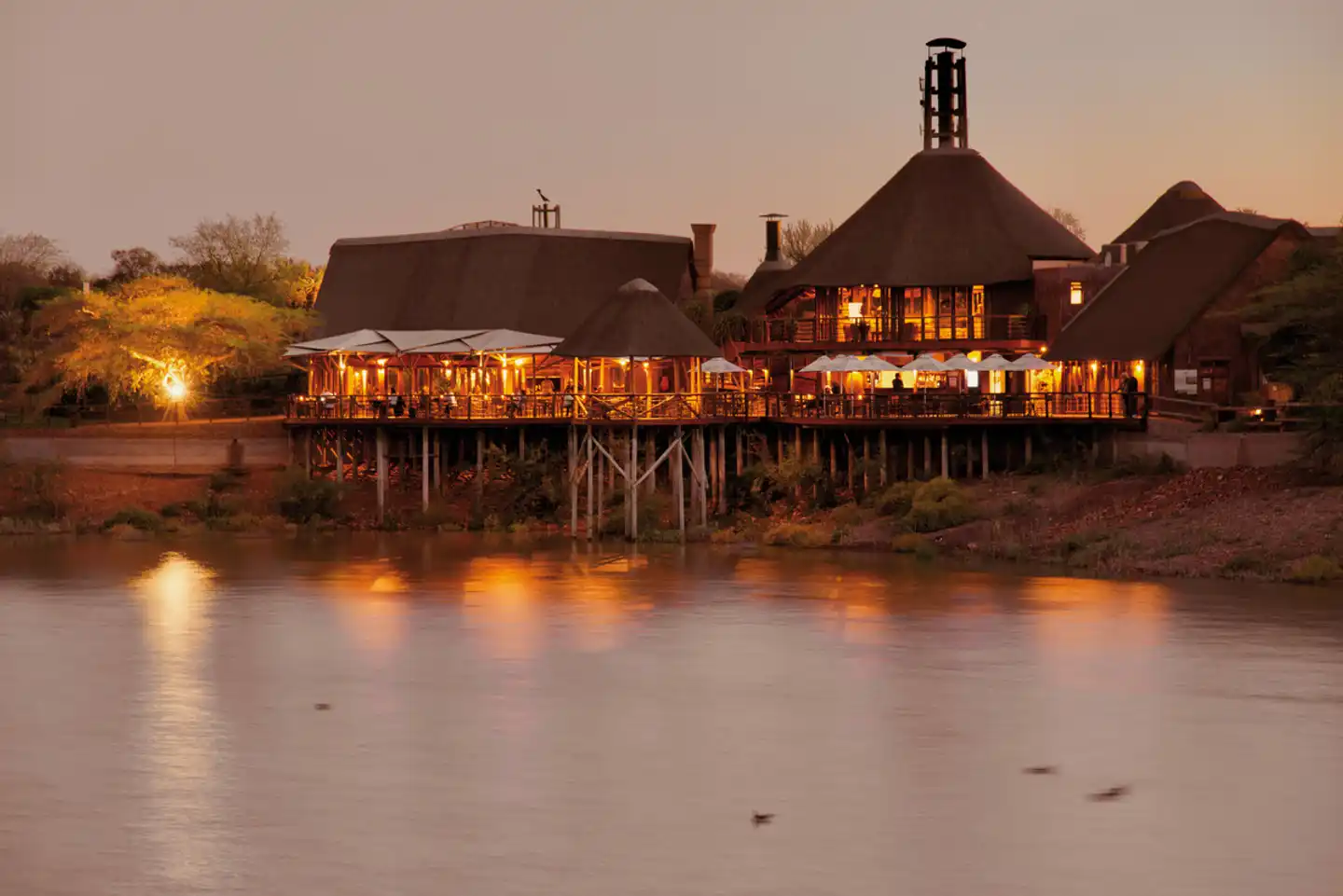 Buffelsdrift Game Lodge Aussenansicht