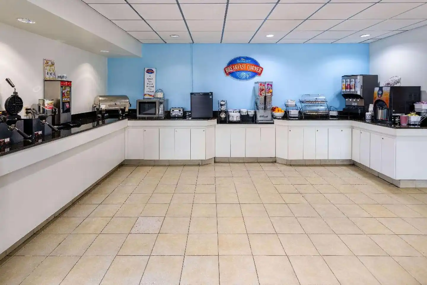 Baymont by Wyndham Camp Lejeune Lobby