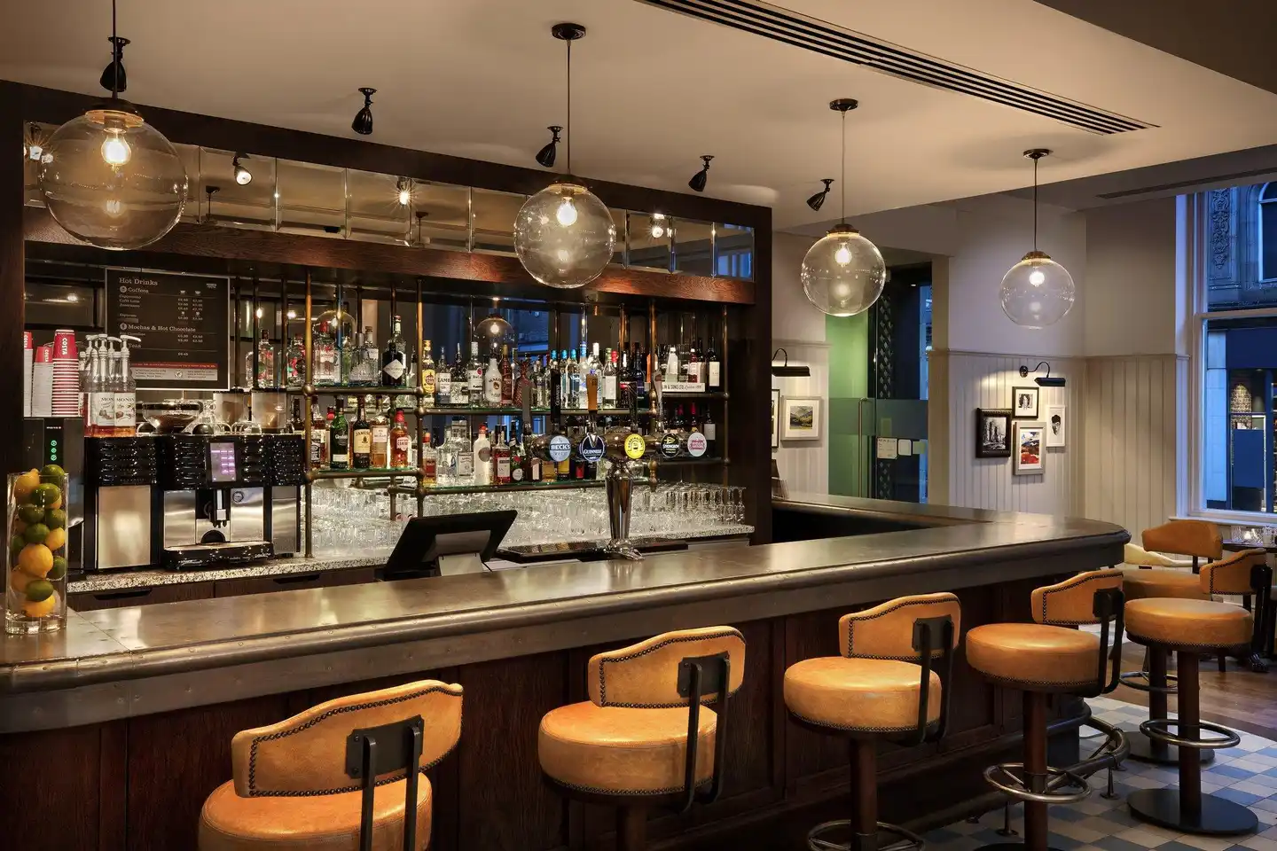 Leonardo Hotel Cardiff Bar