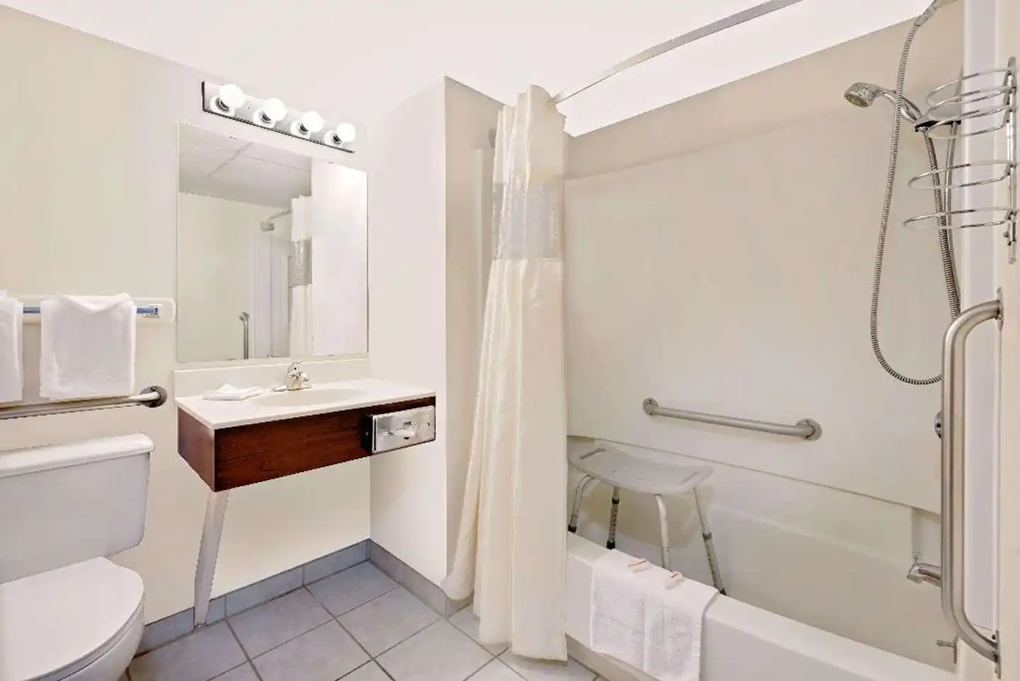 Super 8 by Wyndham Keystone/Mt. Rushmore Badezimmer