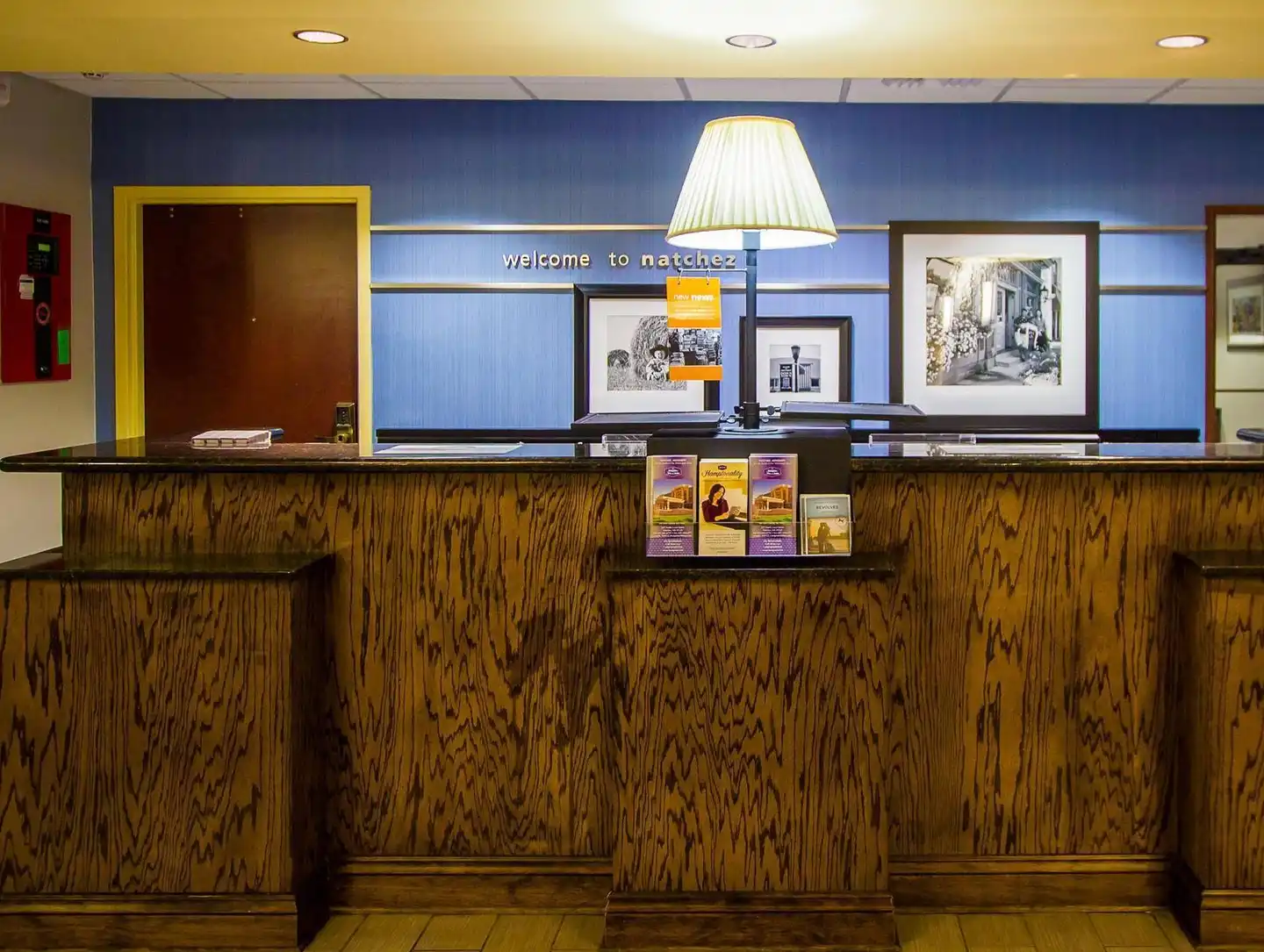 Hampton Inn & Suites Natchez Lobby