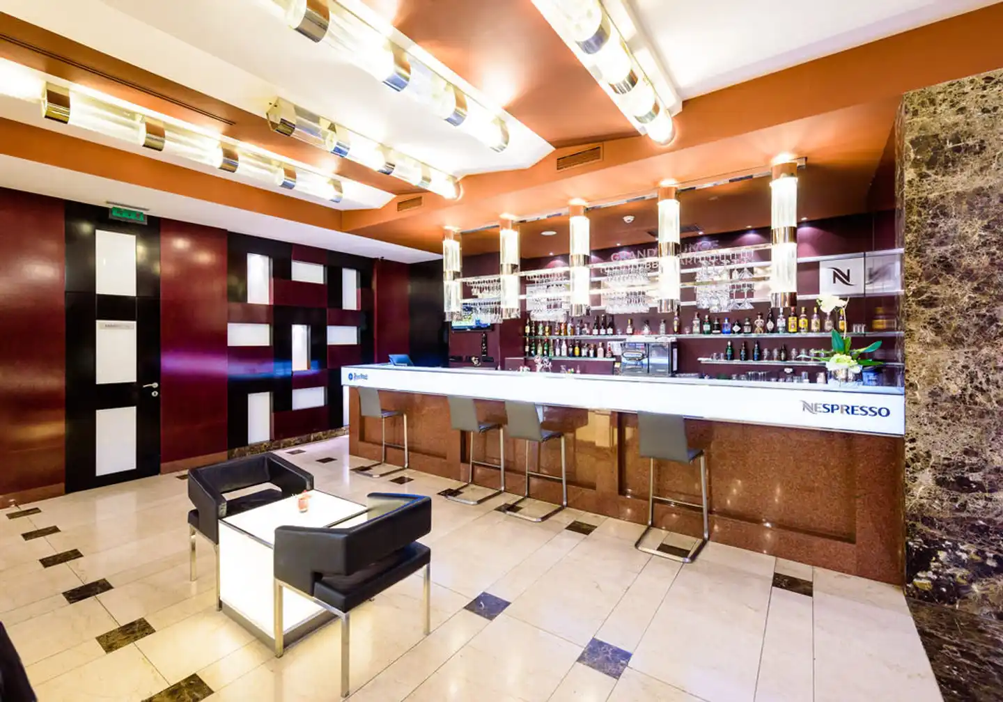 Grand Majestic Plaza Bar