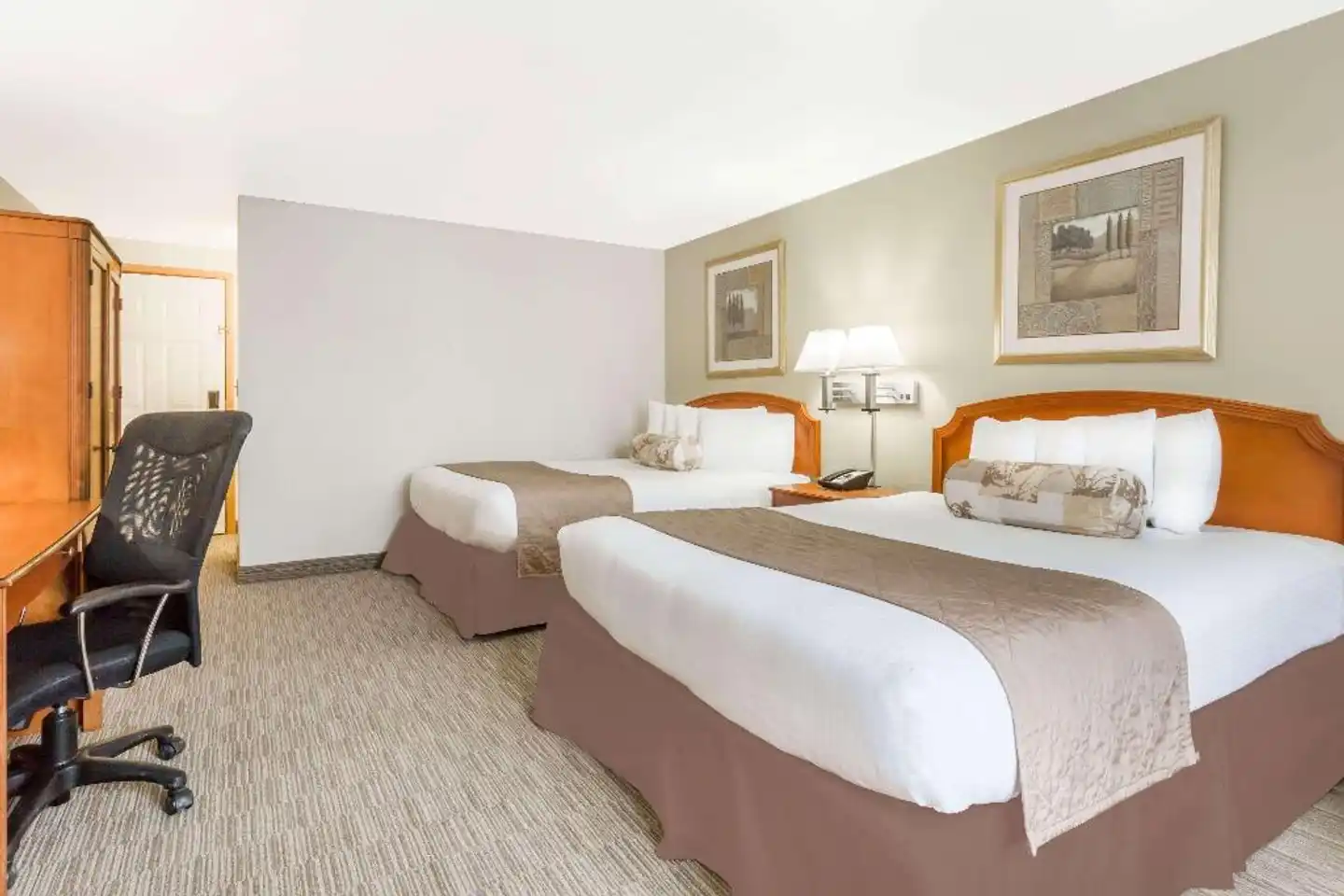 Ramada by Wyndham Ely Wohnbeispiel