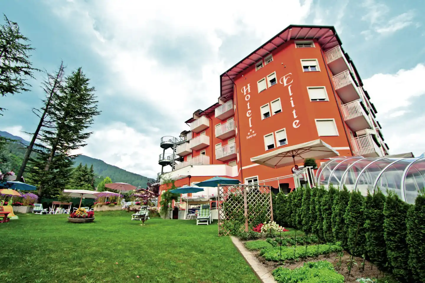 NatureBio Hotel Elite Aussenansicht