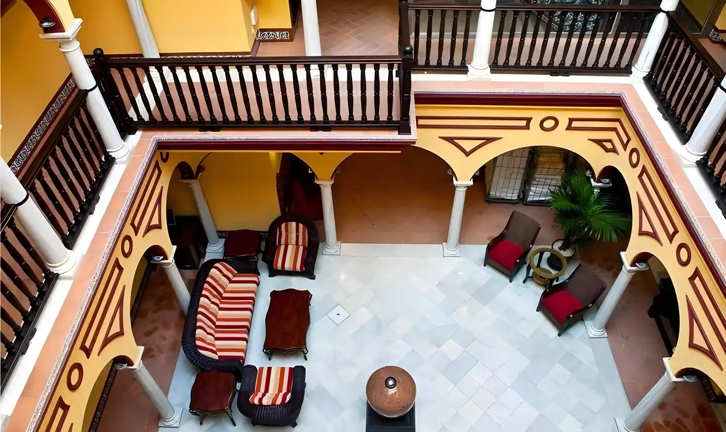 Hotel Ítaca Sevilla Hallenbad