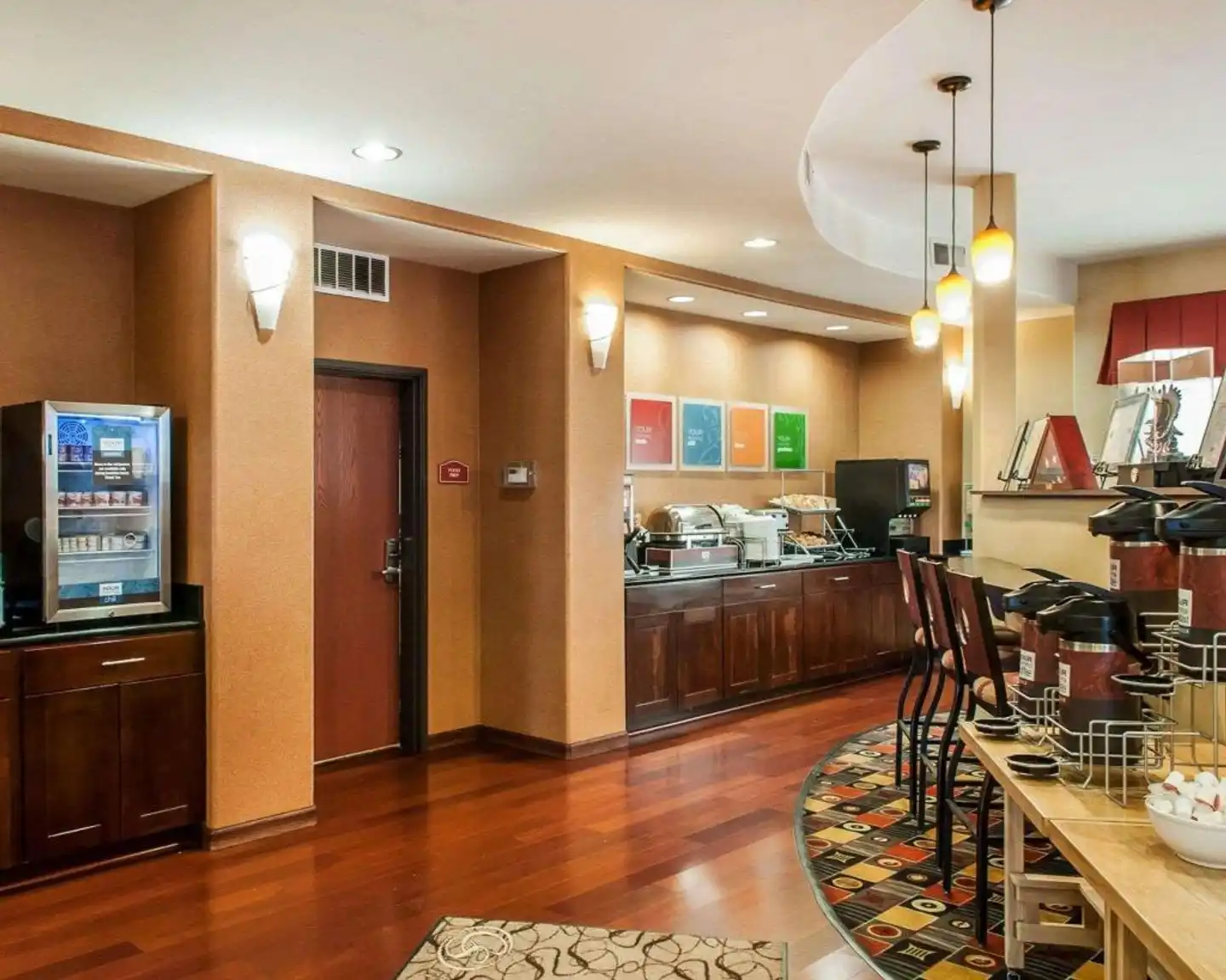 Comfort Suites Gallup Bar