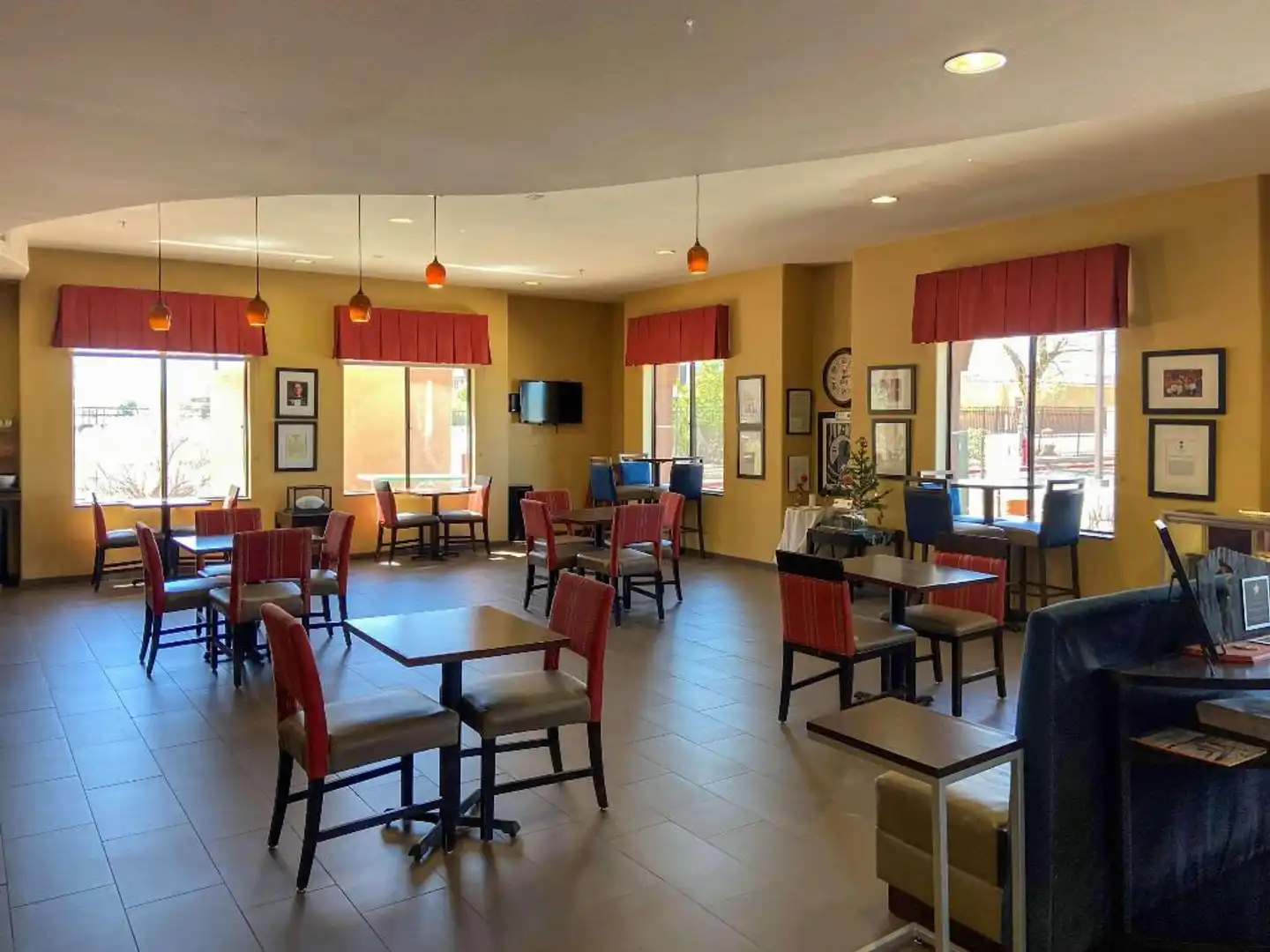 Comfort Suites Gallup Lobby