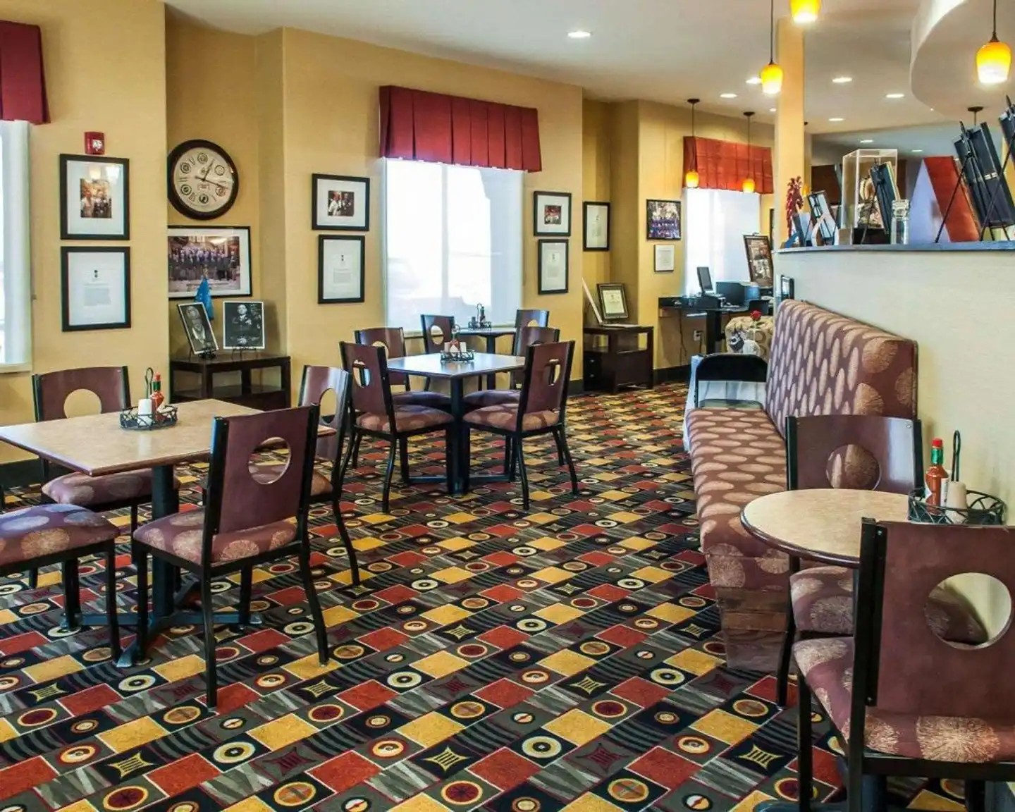 Comfort Suites Gallup Bar