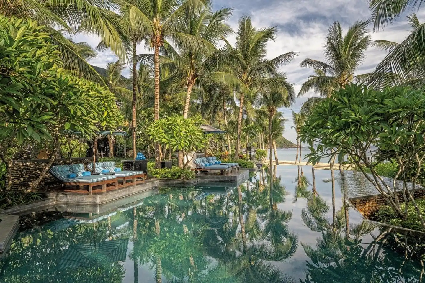 InterContinental Danang Sun Peninsula Resort Pool