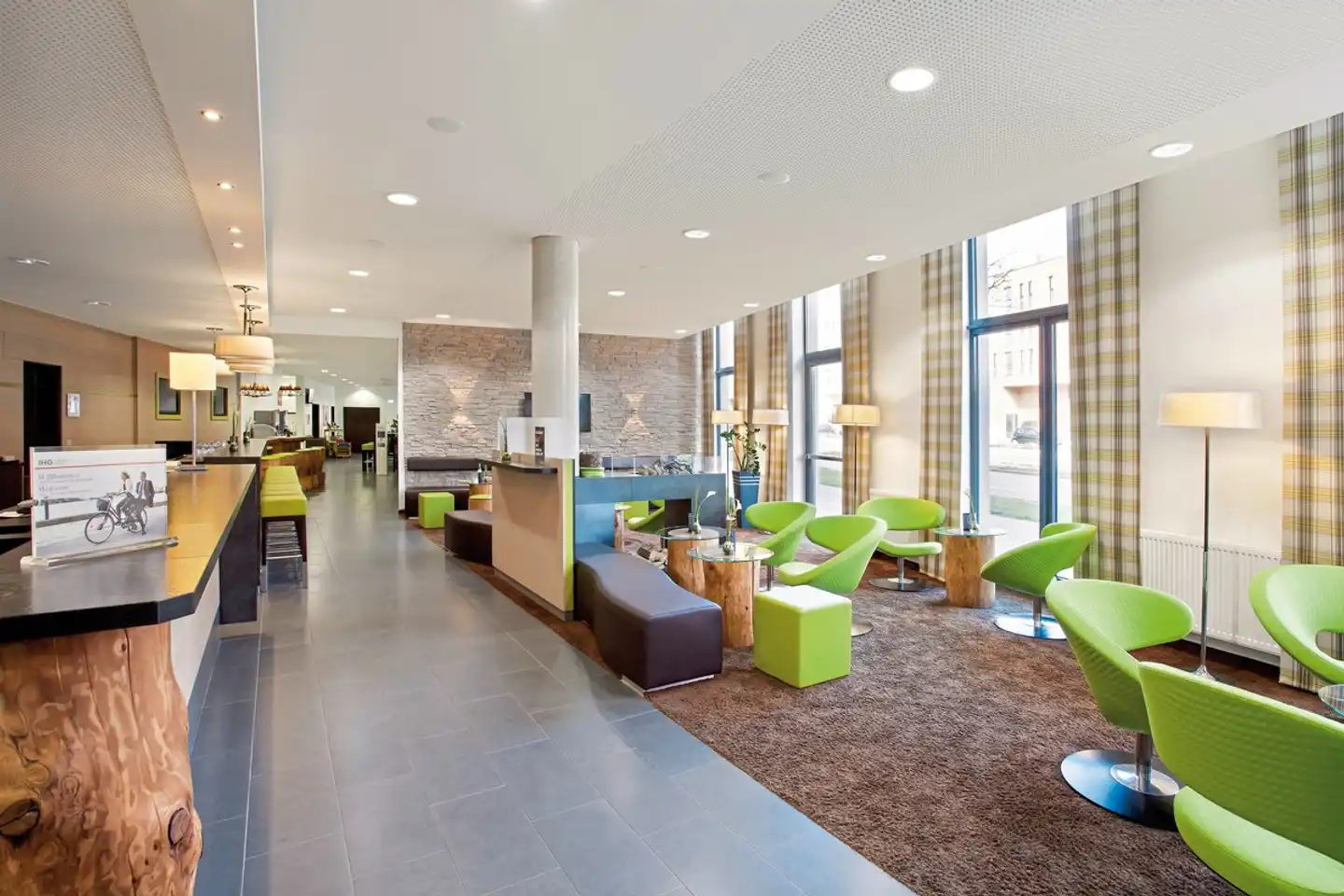 Holiday Inn Express Augsburg Lobby