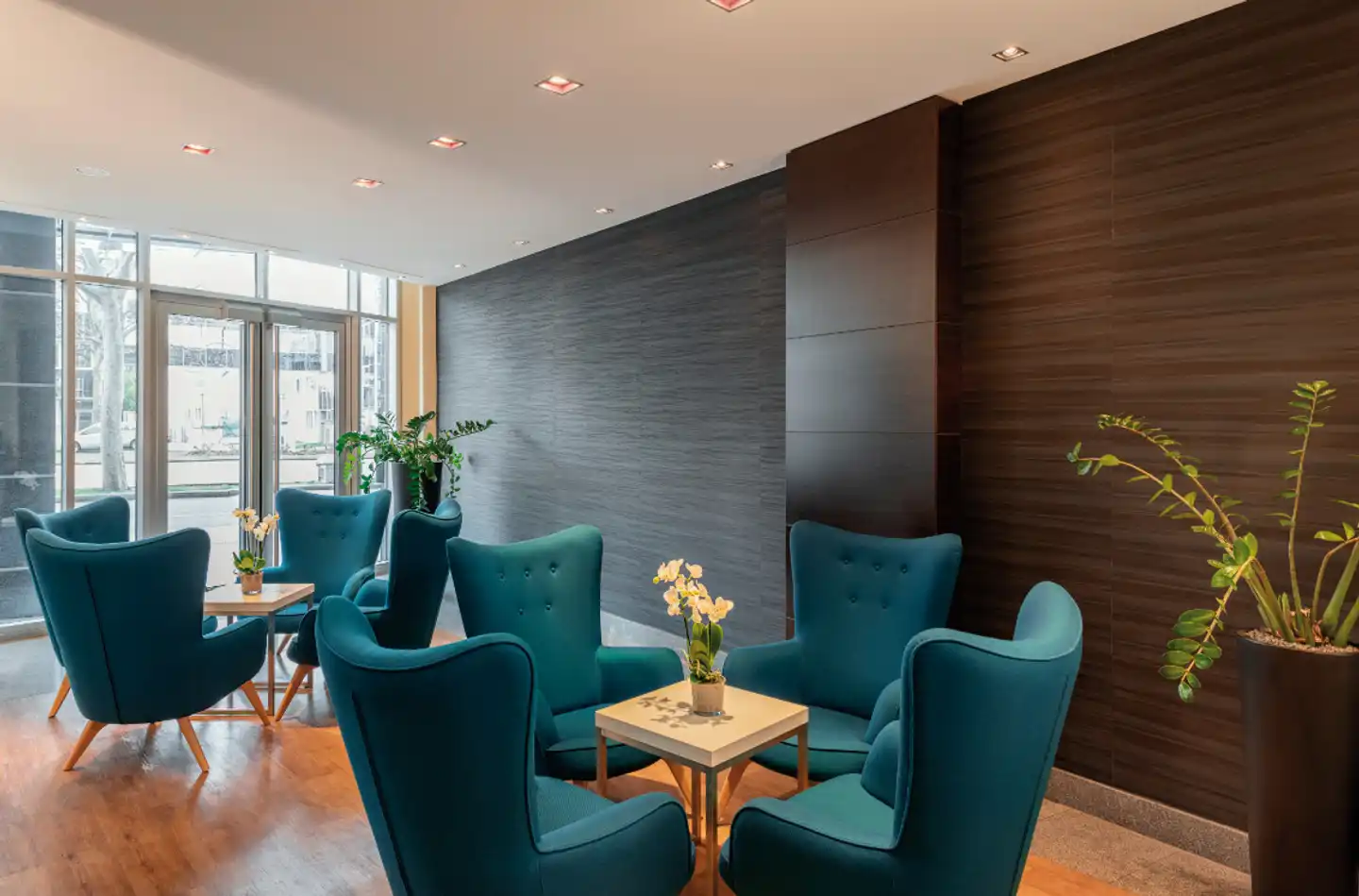 NH Danube City Lobby