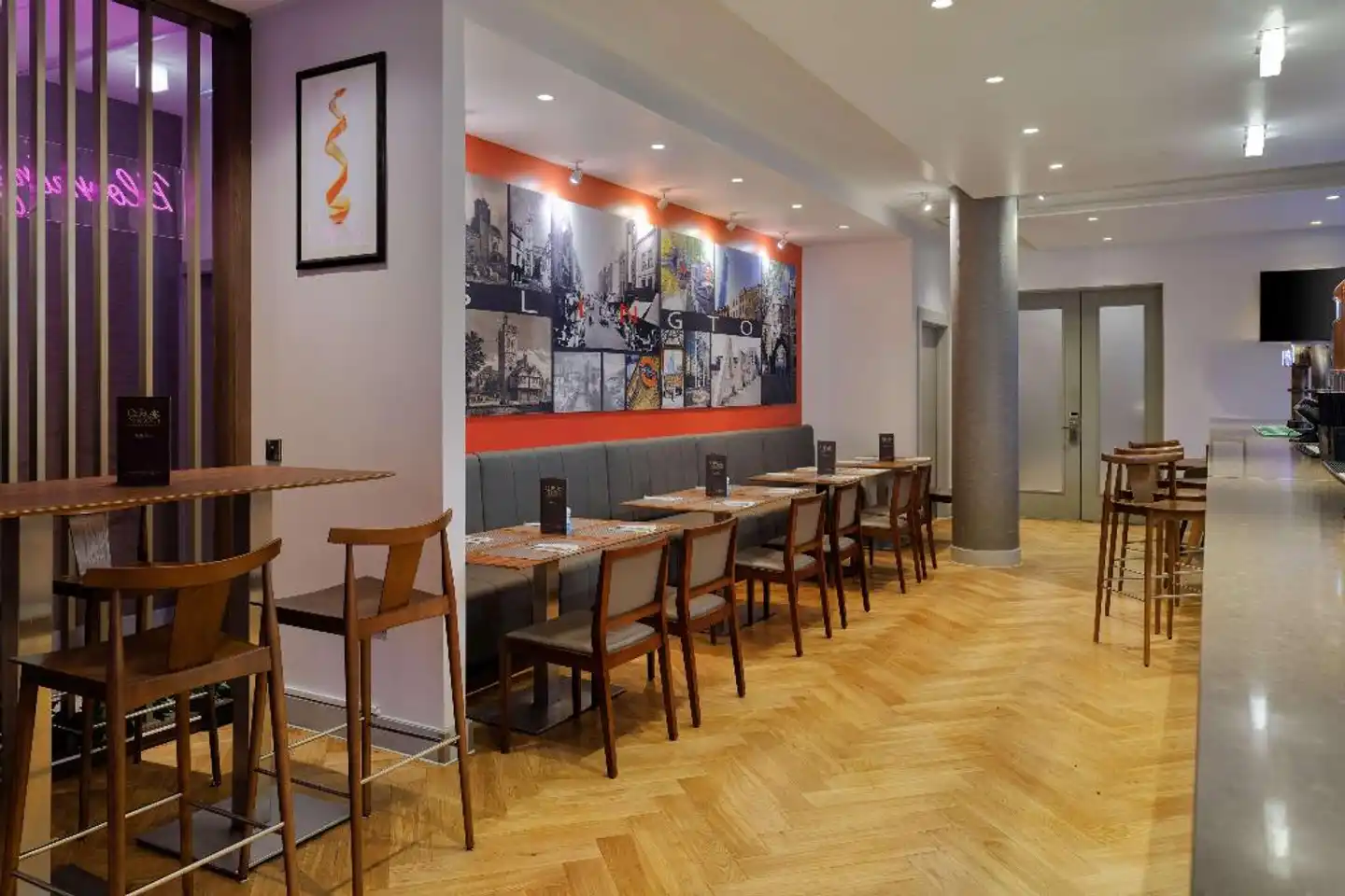 DoubleTree by Hilton London Angel Kings Cross Bar