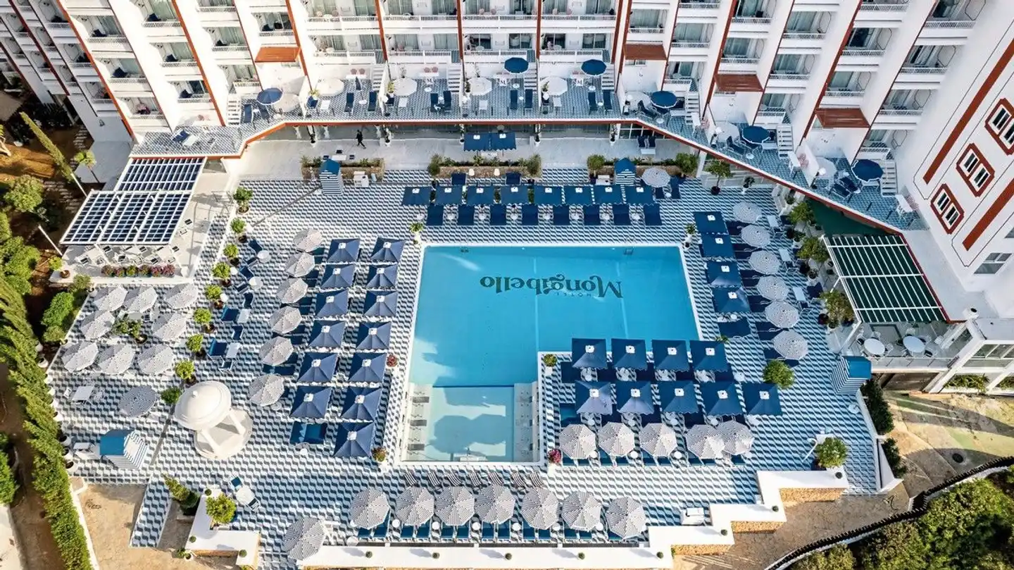 Mongibello Pool