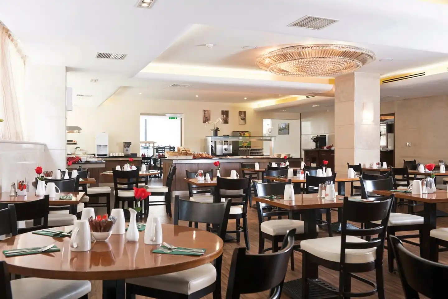 Academy Plaza Hotel Restaurant