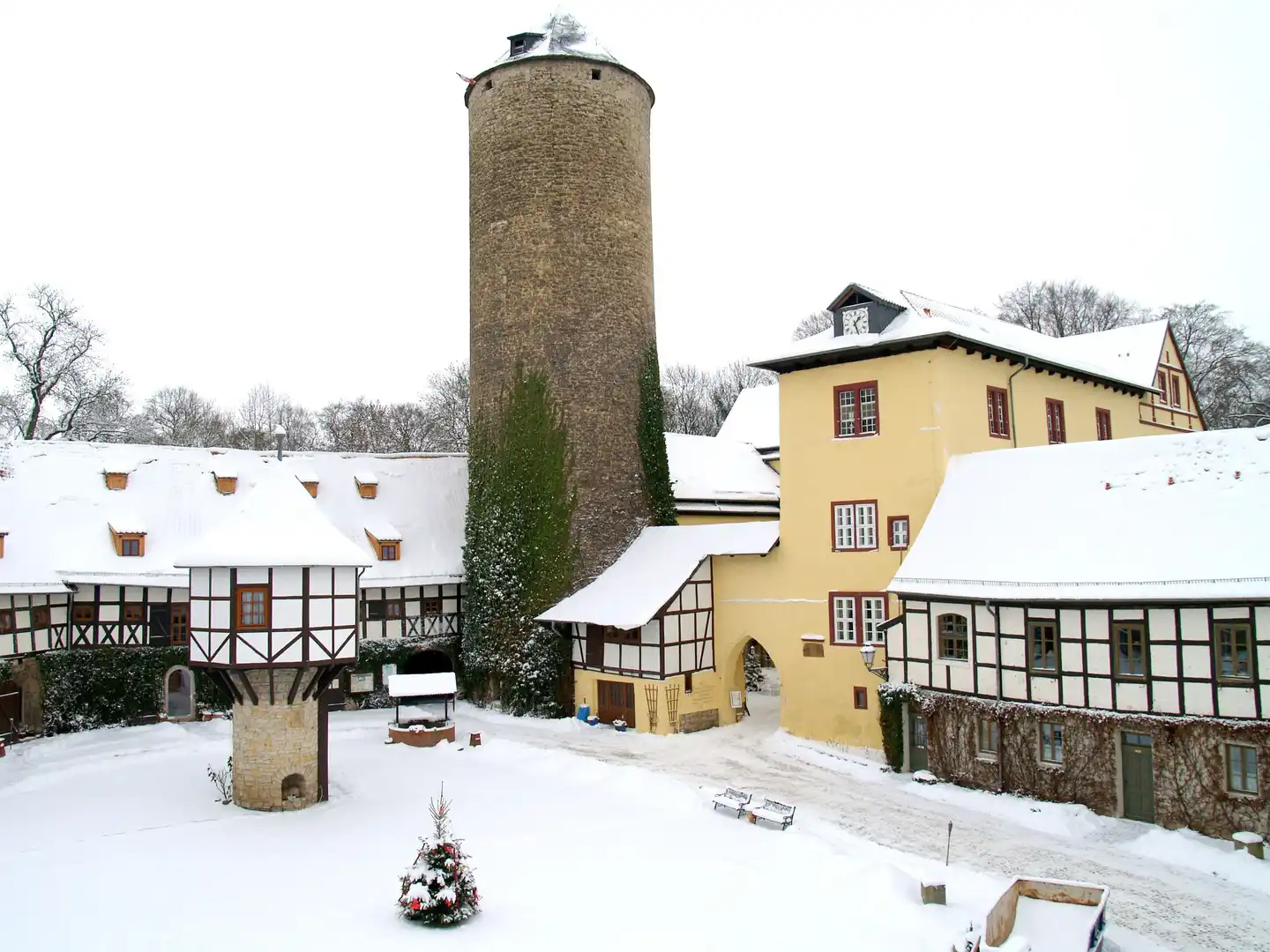 Hotel & Spa Wasserschloss Westerburg Aussenansicht