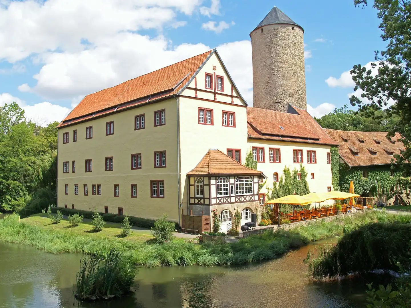 Hotel & Spa Wasserschloss Westerburg Aussenansicht