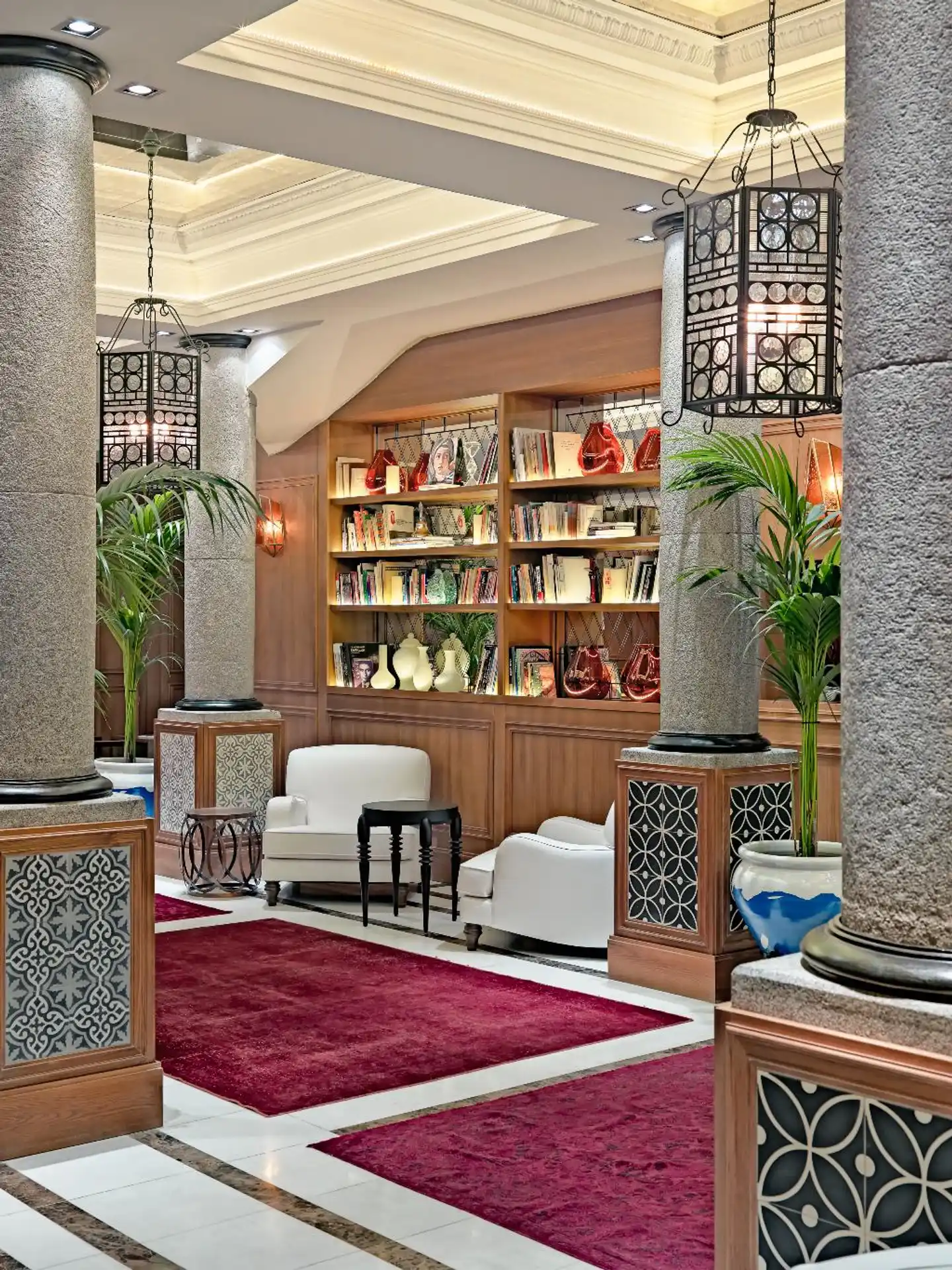 H10 Villa de la Reina Bar