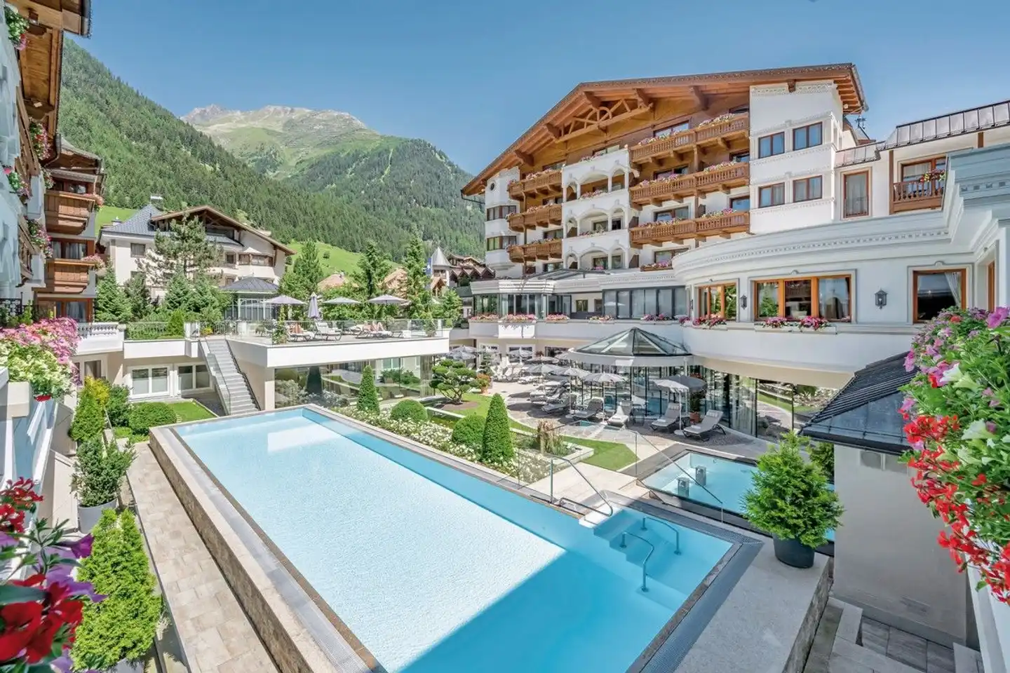 TROFANA ROYAL - Gourmet & Relax Resort Pool