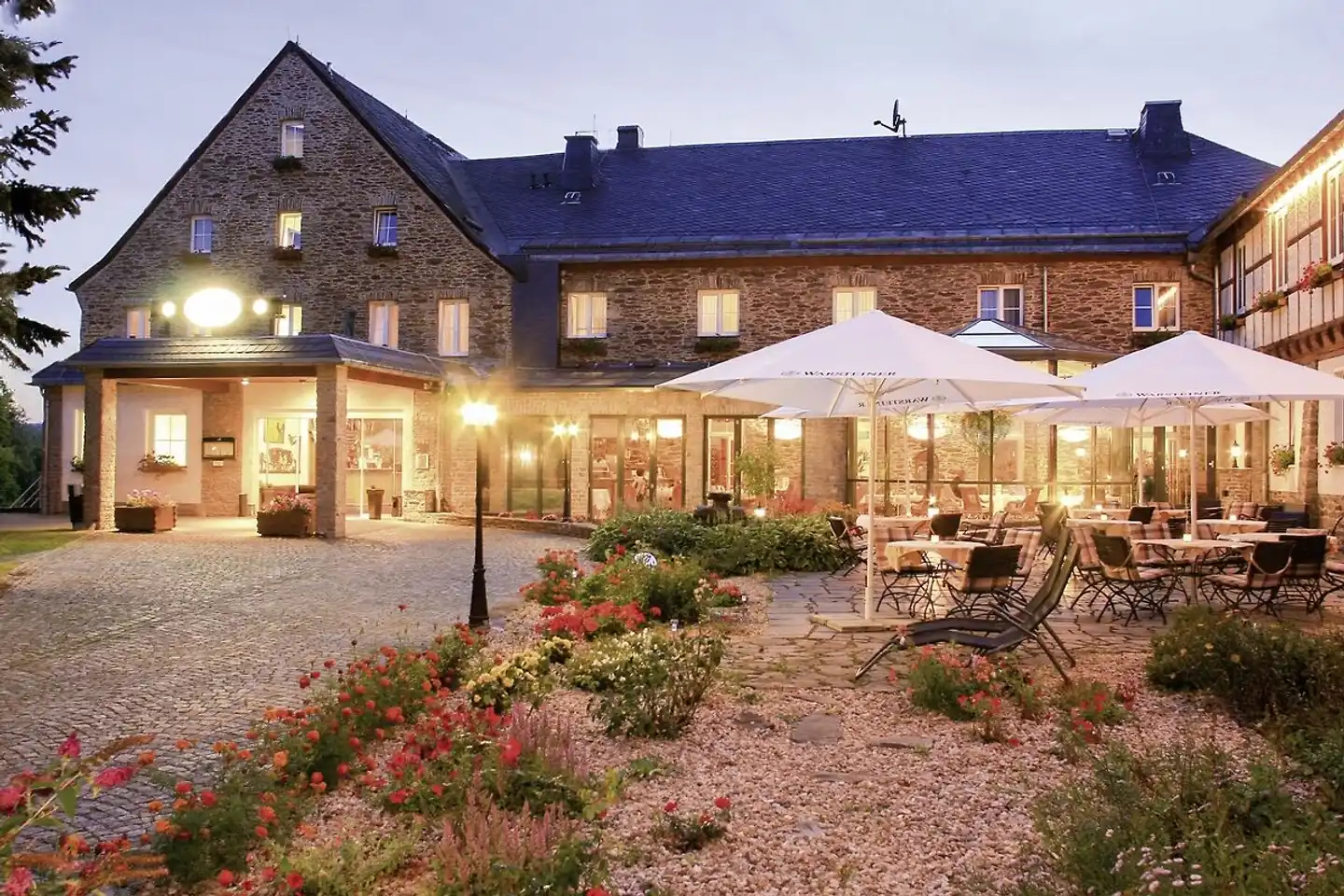 Sonnenhotel Hoher Hahn Aussenansicht