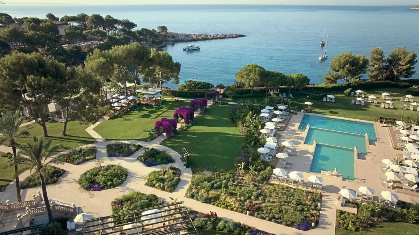 The St. Regis Mardavall Mallorca Resort Garten