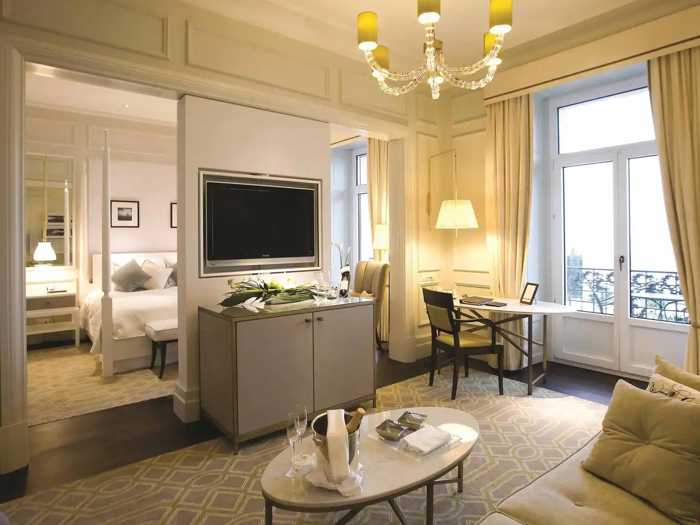 Fairmont Le Montreux Palace Wohnbeispiel