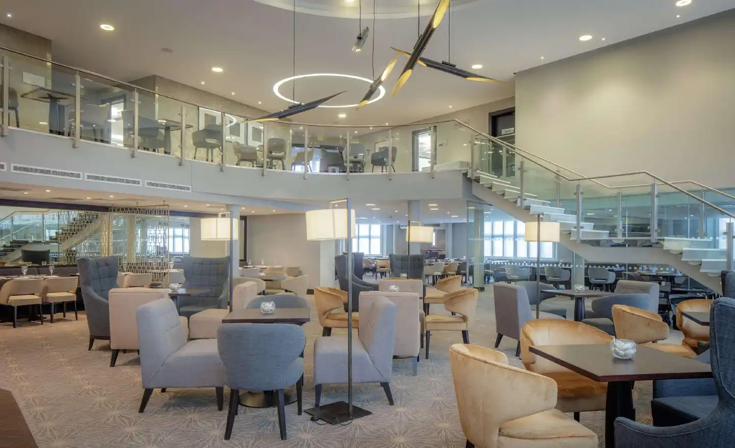DoubleTree by Hilton London Heathrow Airport Lobby