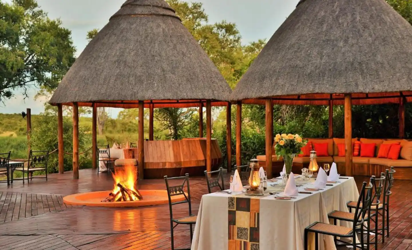 Hoyo Hoyo Safari Lodge Terrasse
