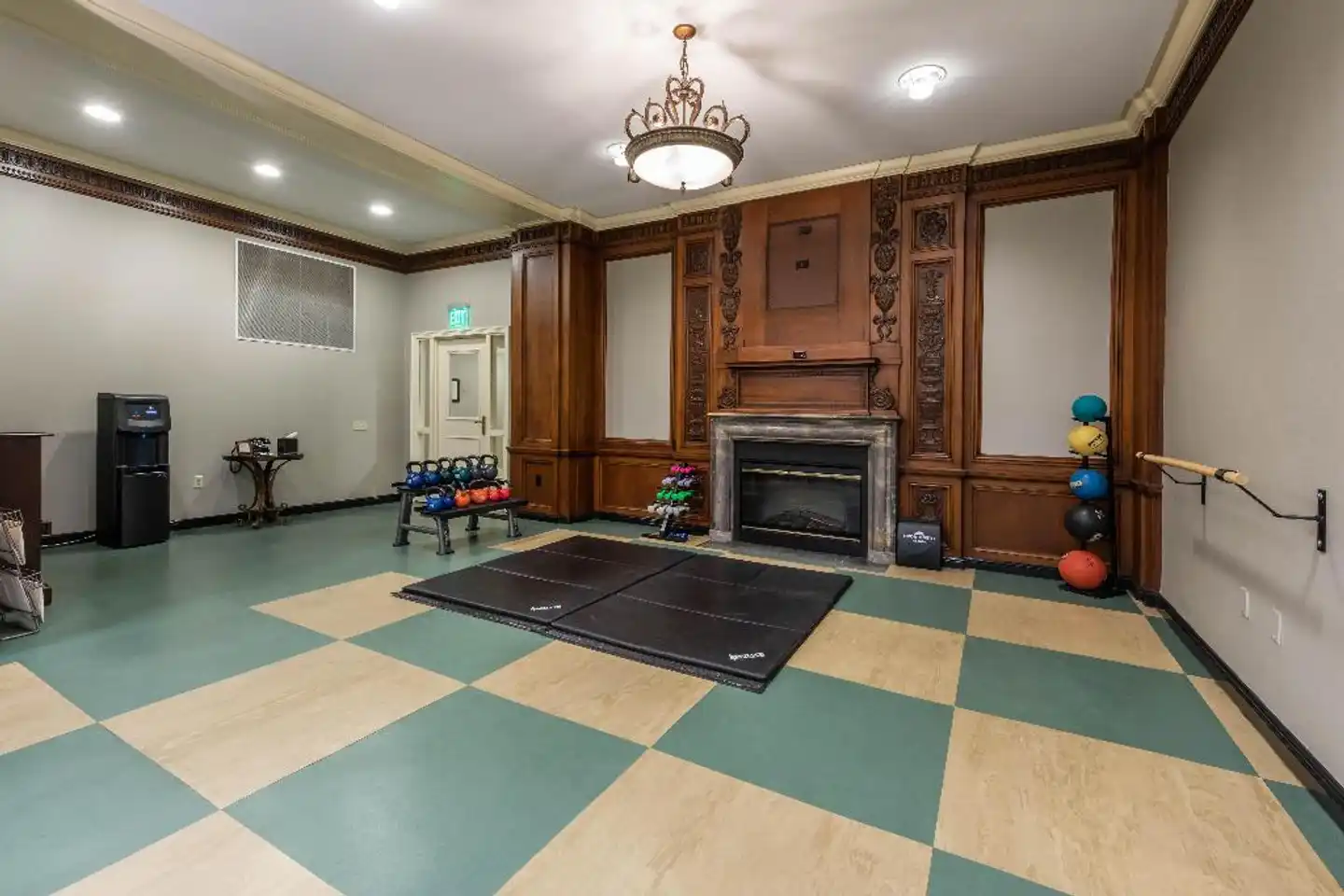 Omni William Penn Lobby