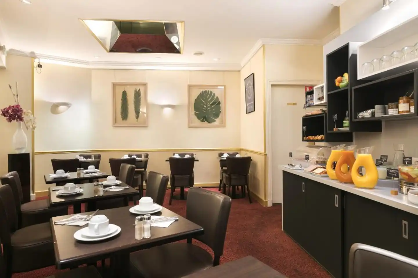 Etoile Saint Ferdinand Restaurant