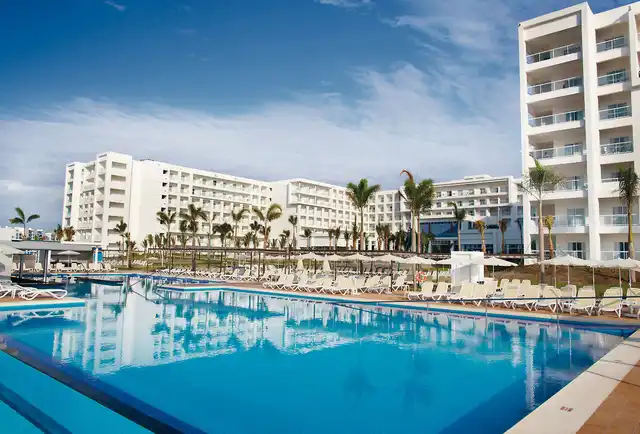 Riu Playa Blanca Pool