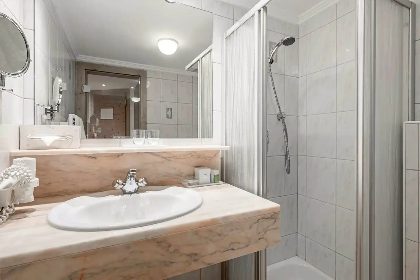 Bellevue 4 Sterne Superior Badezimmer