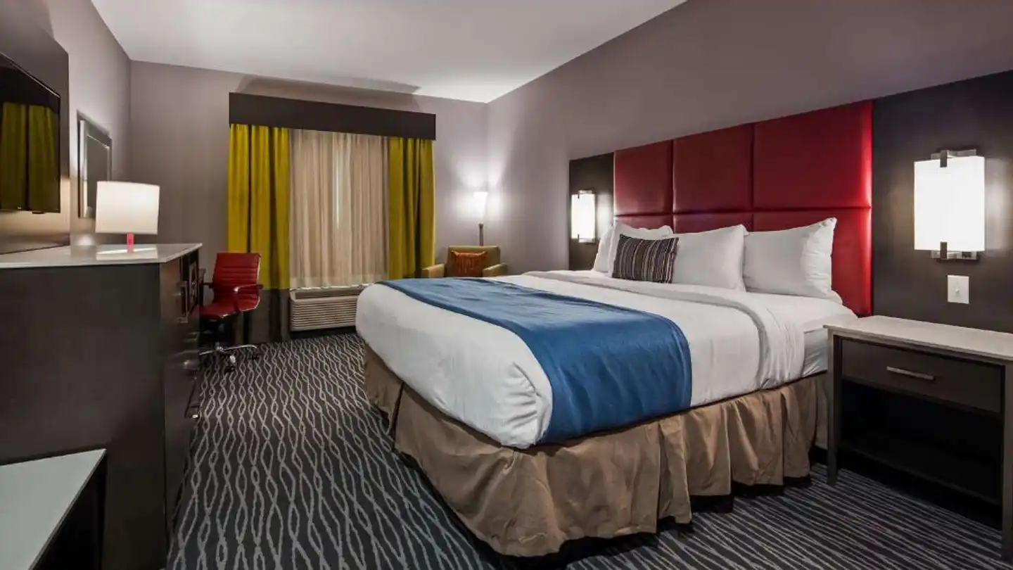 Best Western Plus Airport Inn Wohnbeispiel