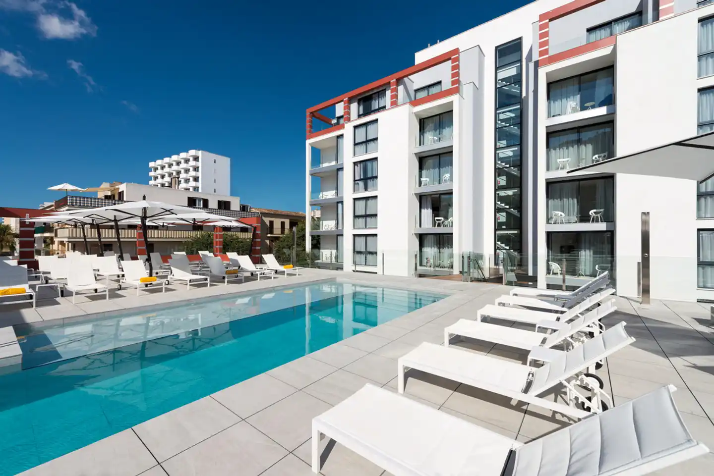 Kyrat Amàrac Suites Pool