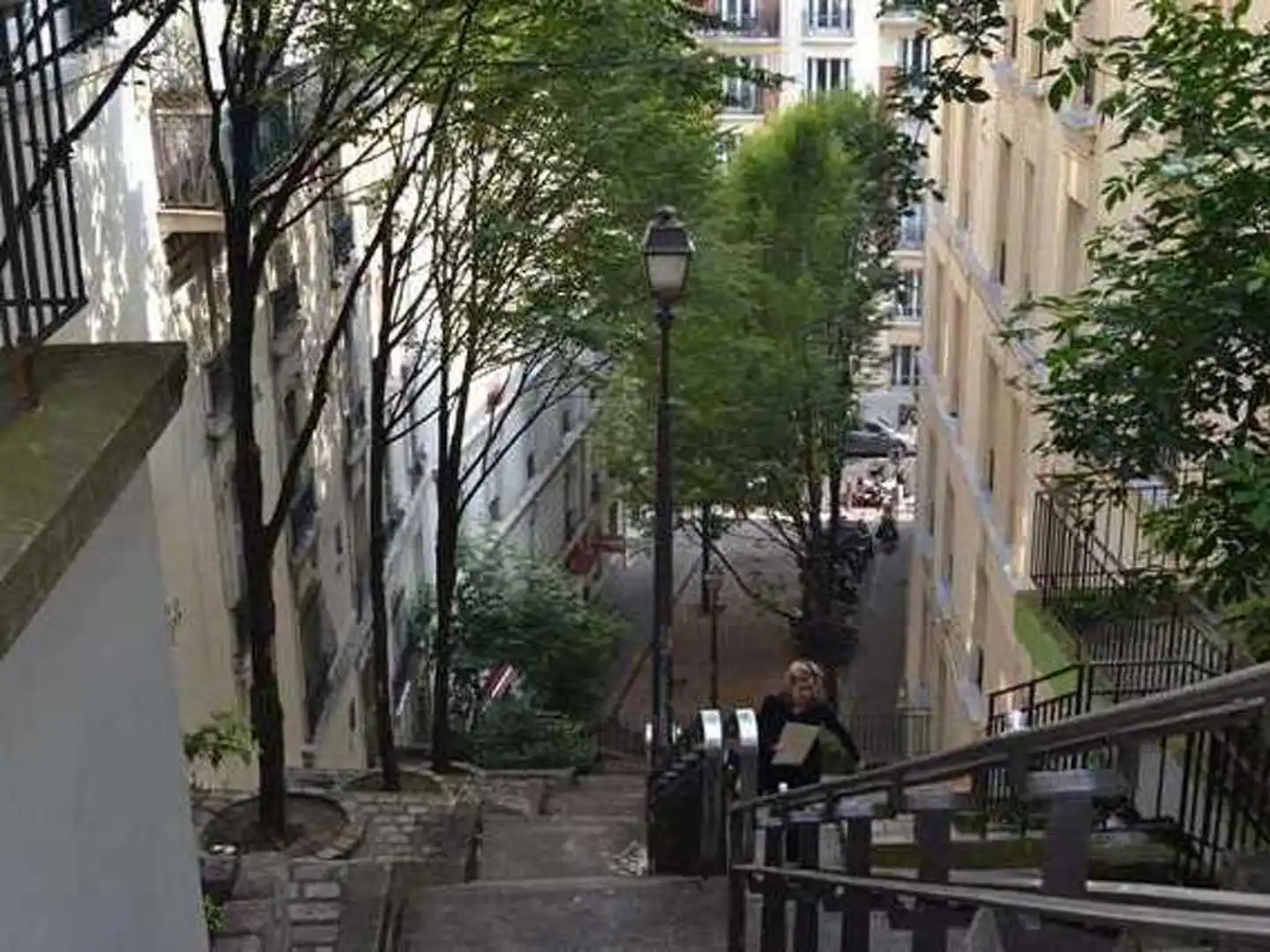 Caulaincourt Montmartre by Hiphophostels Aussenansicht