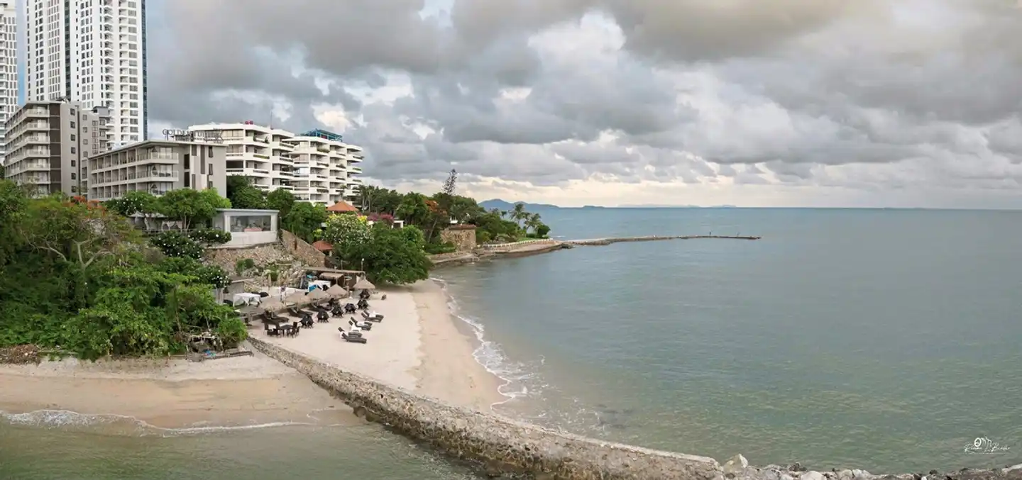 Golden Tulip Pattaya Beach Resort Aussenansicht
