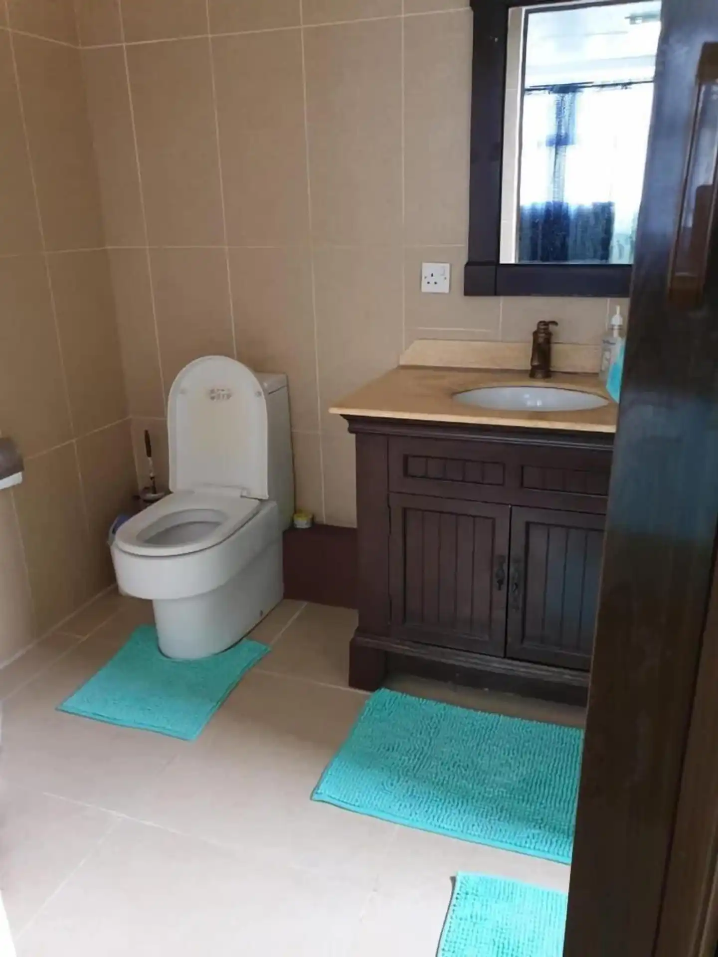 AdmiralMahe Badezimmer