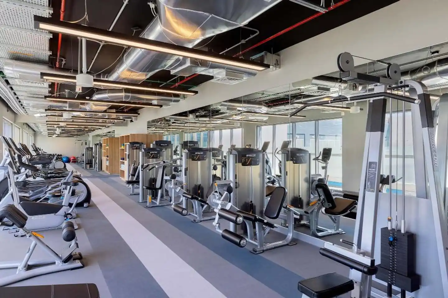 Element by Westin Al Mina, Dubai Sport und Entertainment
