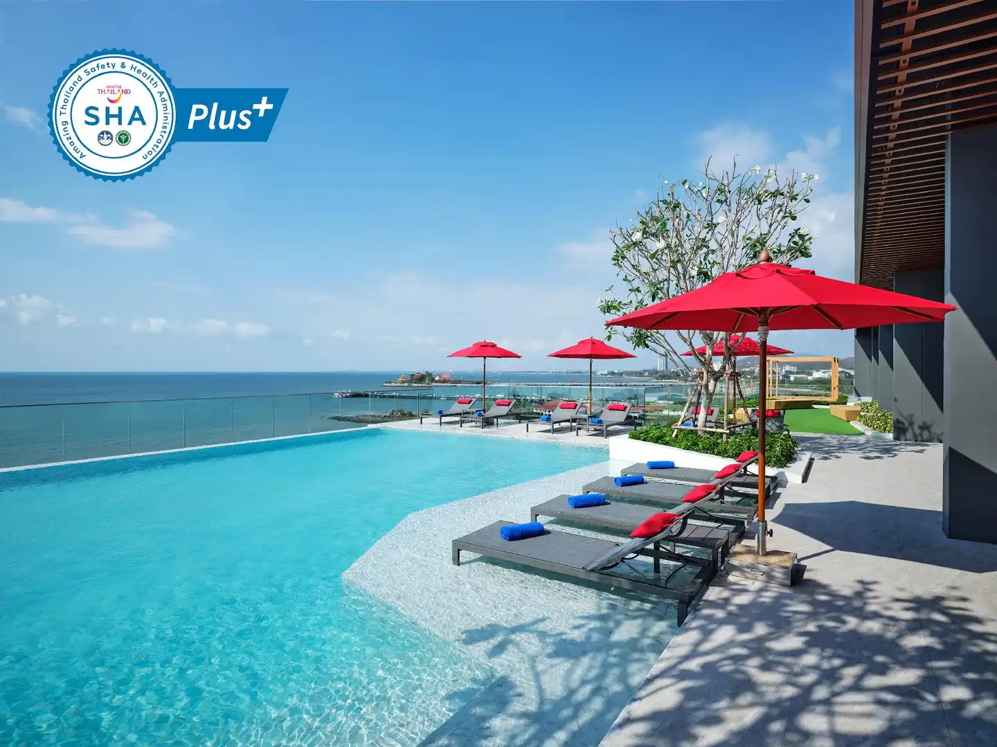 Novotel Sriracha & Koh Si Chang Marina Bay Pool