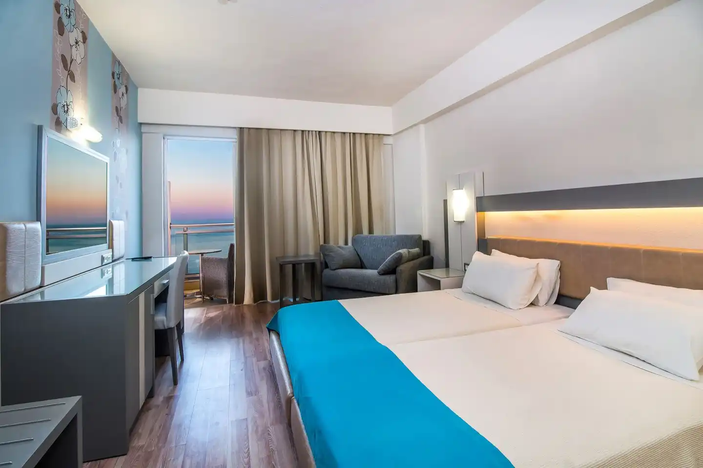 Pegasos Deluxe Beach Hotel Wohnbeispiel