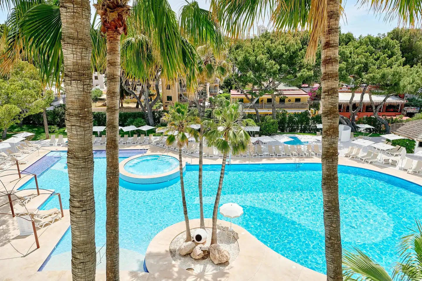 Iberostar Waves Cristina Pool