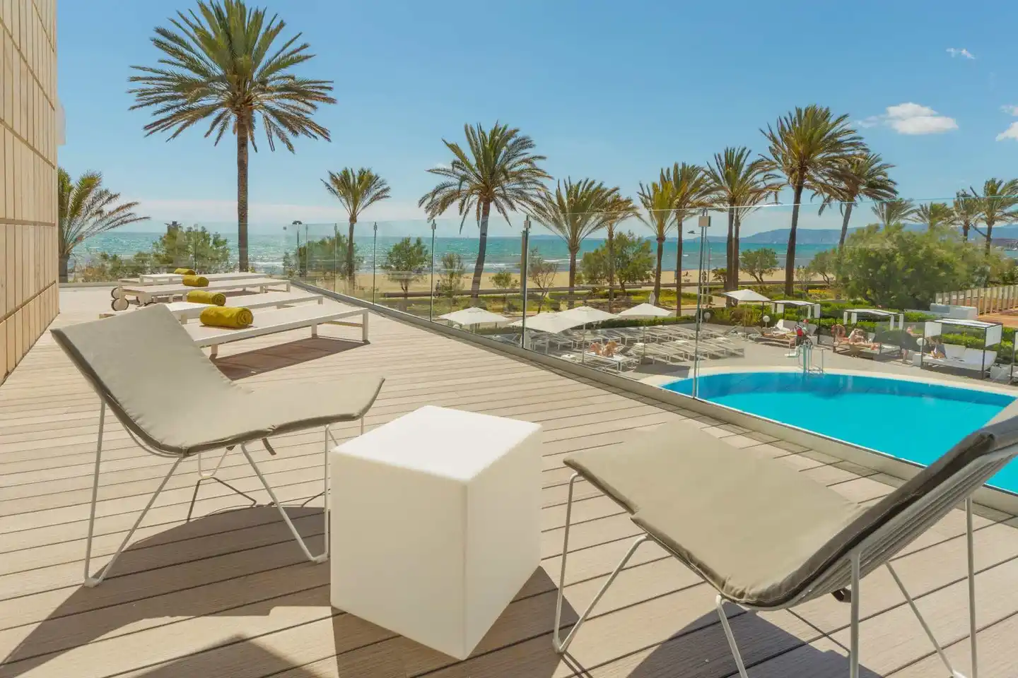 HM Tropical Pool