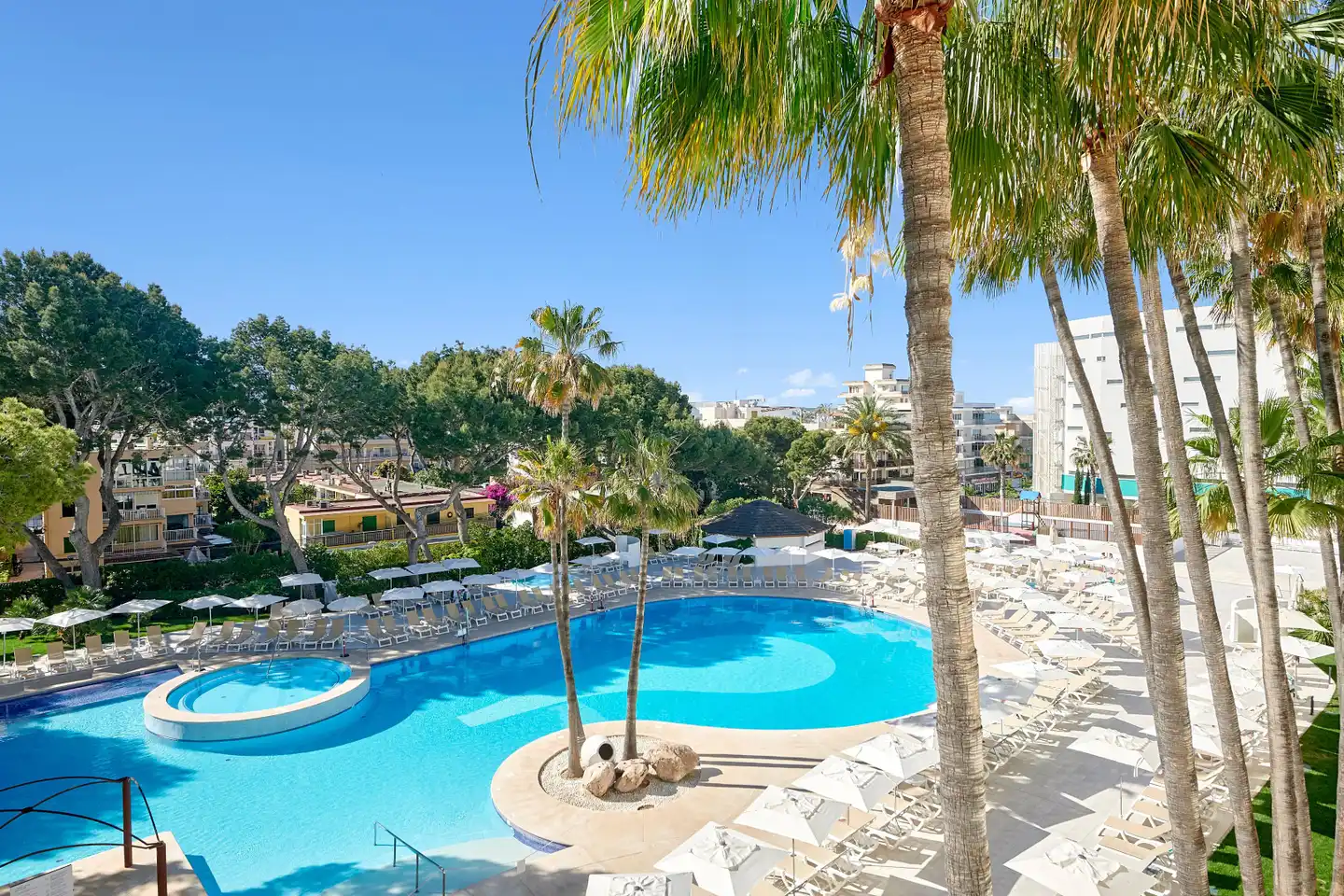 Iberostar Waves Cristina Pool