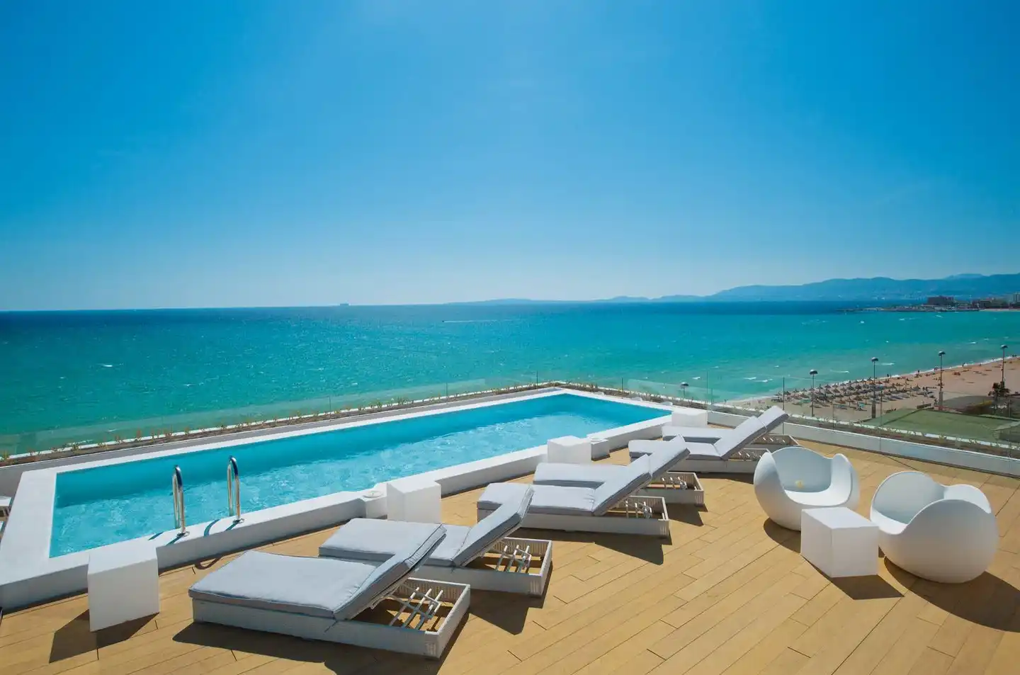 HM Tropical Pool